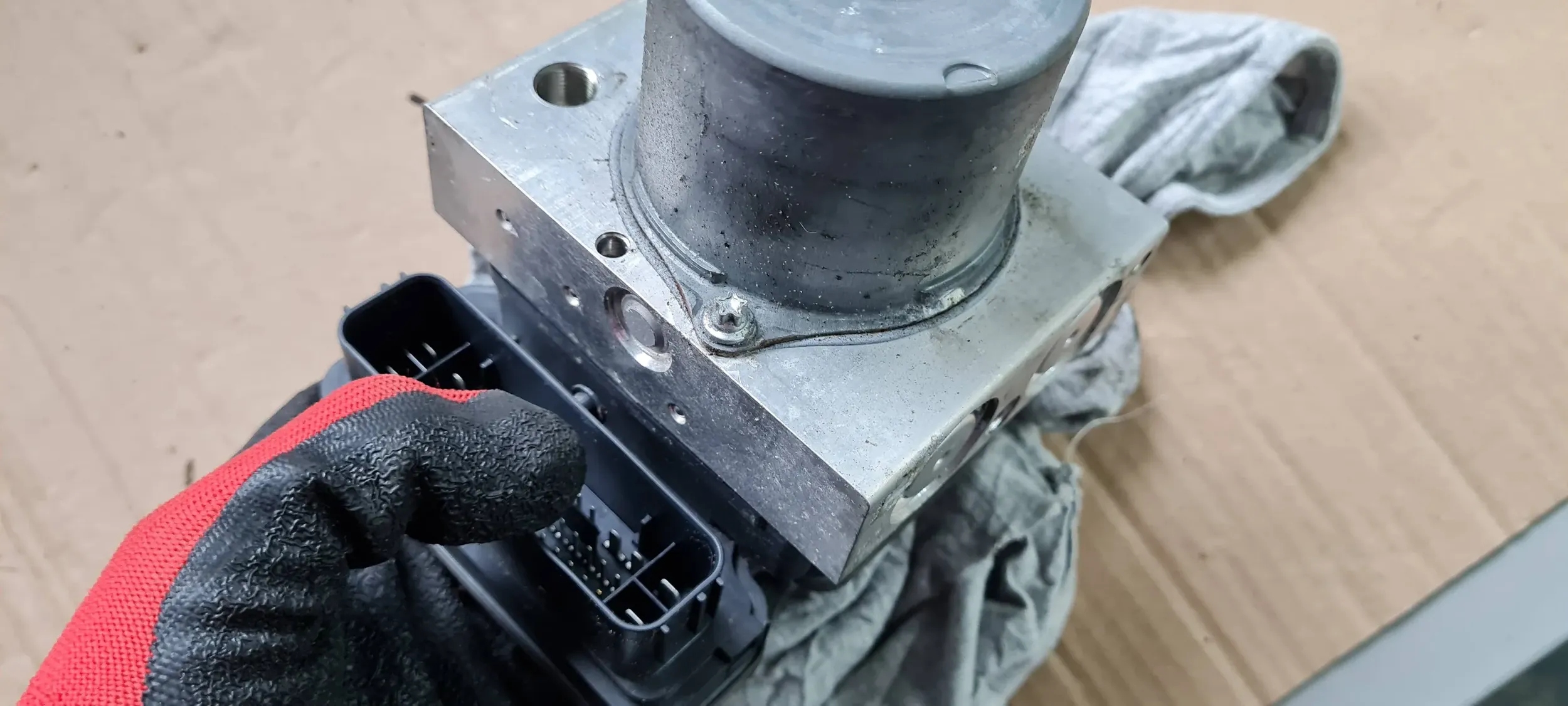 A5 8W brake booster ABS control unit 5Q0919237 8W0907379J A4 B9 8W