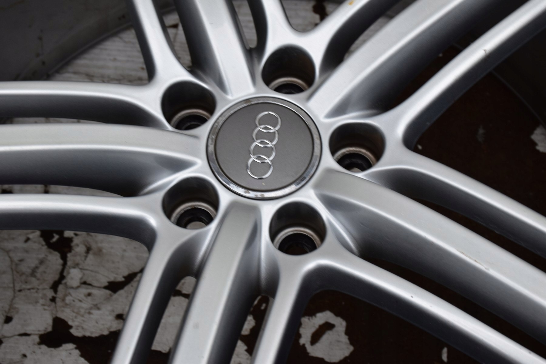 disk hliníkový AUDI 8,5" x 20" 5x112 ET45 4G0601025BN