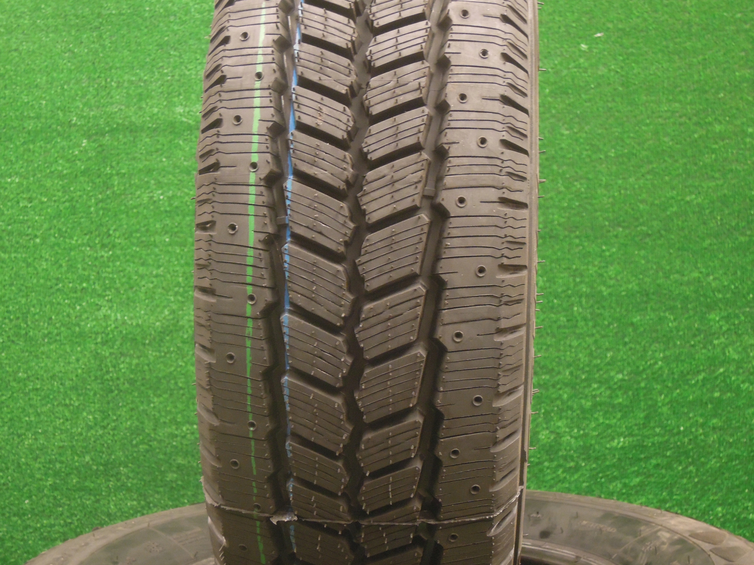 ZIMOWE OPONY 1 X 225/75R16C , LASPOL , AGILIS Szerokość opony 225 mm