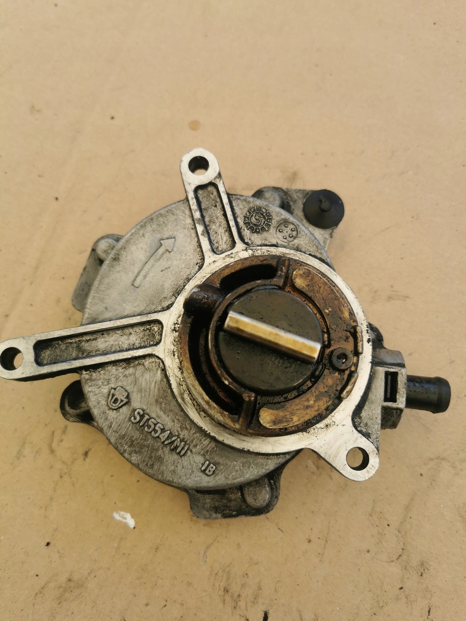 AUDI A4 B7 2.0TFSI 06D145100E Pompa VACUM WACUM