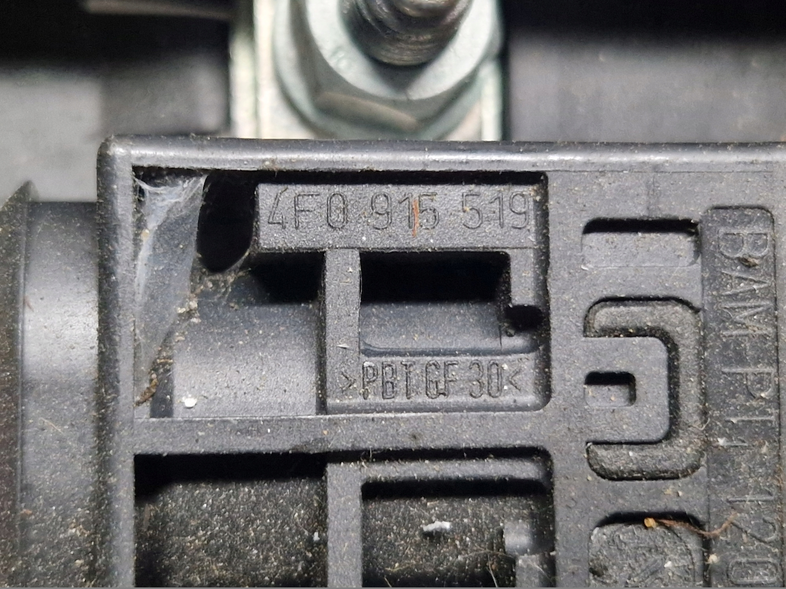 AUDI A6 C6 Q7 4L fuse PIROTECHNICZNY 4F0915519