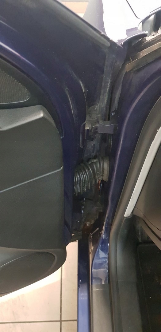 ZAWIAS DRZWI PRZOD VW GOLF 4 IV BORA KOLOR LB5N