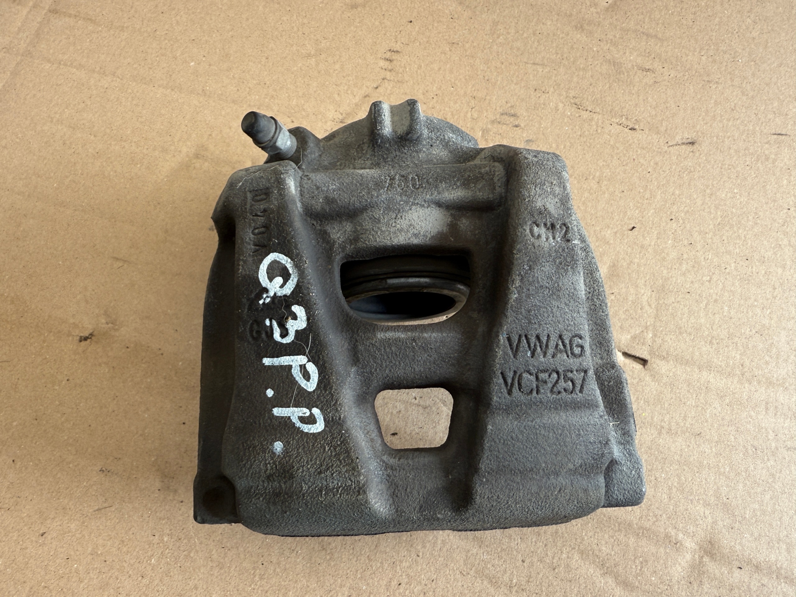 AUDI Q3 LIFT 2.0 TDI caliper brake right front VCF257