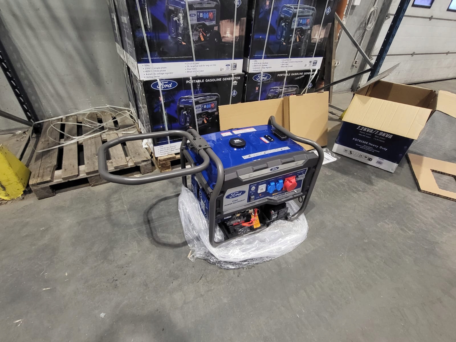 Agregat prądotwórczy przenośny trójfazowy Ford 6500 W benzyna