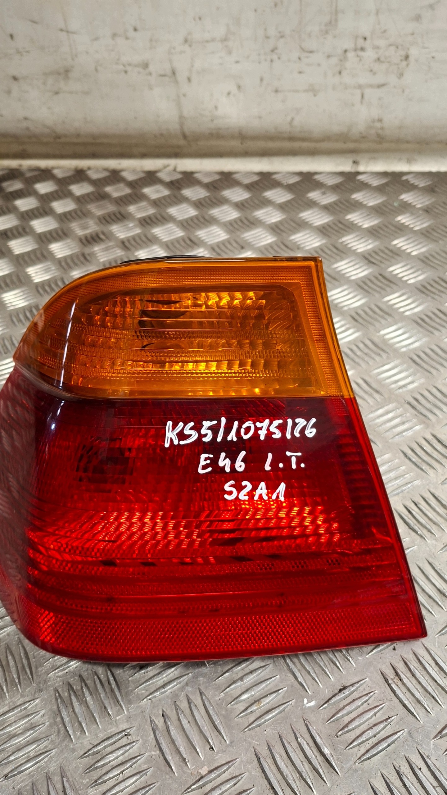 light left rear part BMW E46 sedan