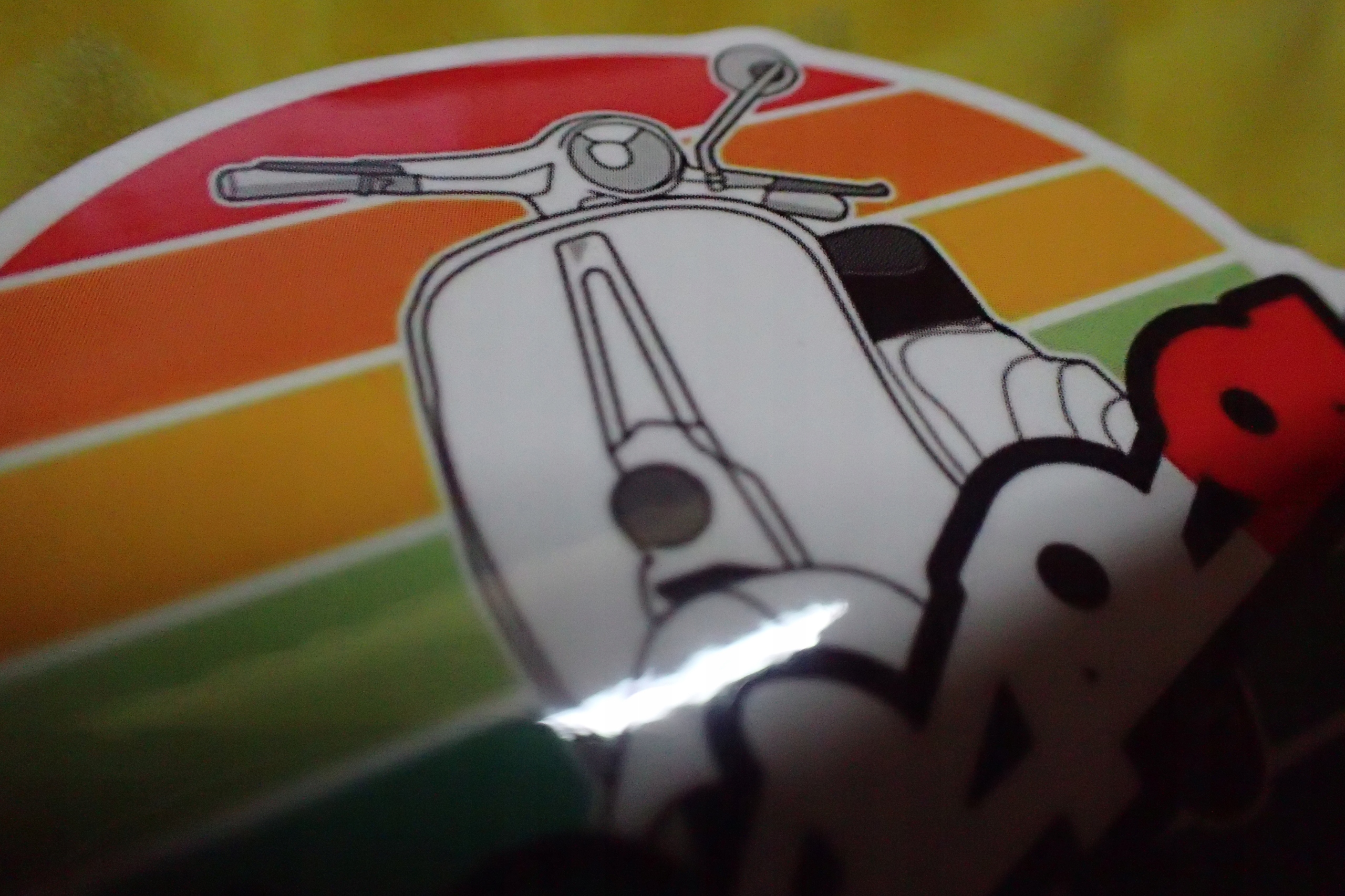VESPA NAKLEJKA STICKER 7,9 x 6,6 cm Producent bez marki