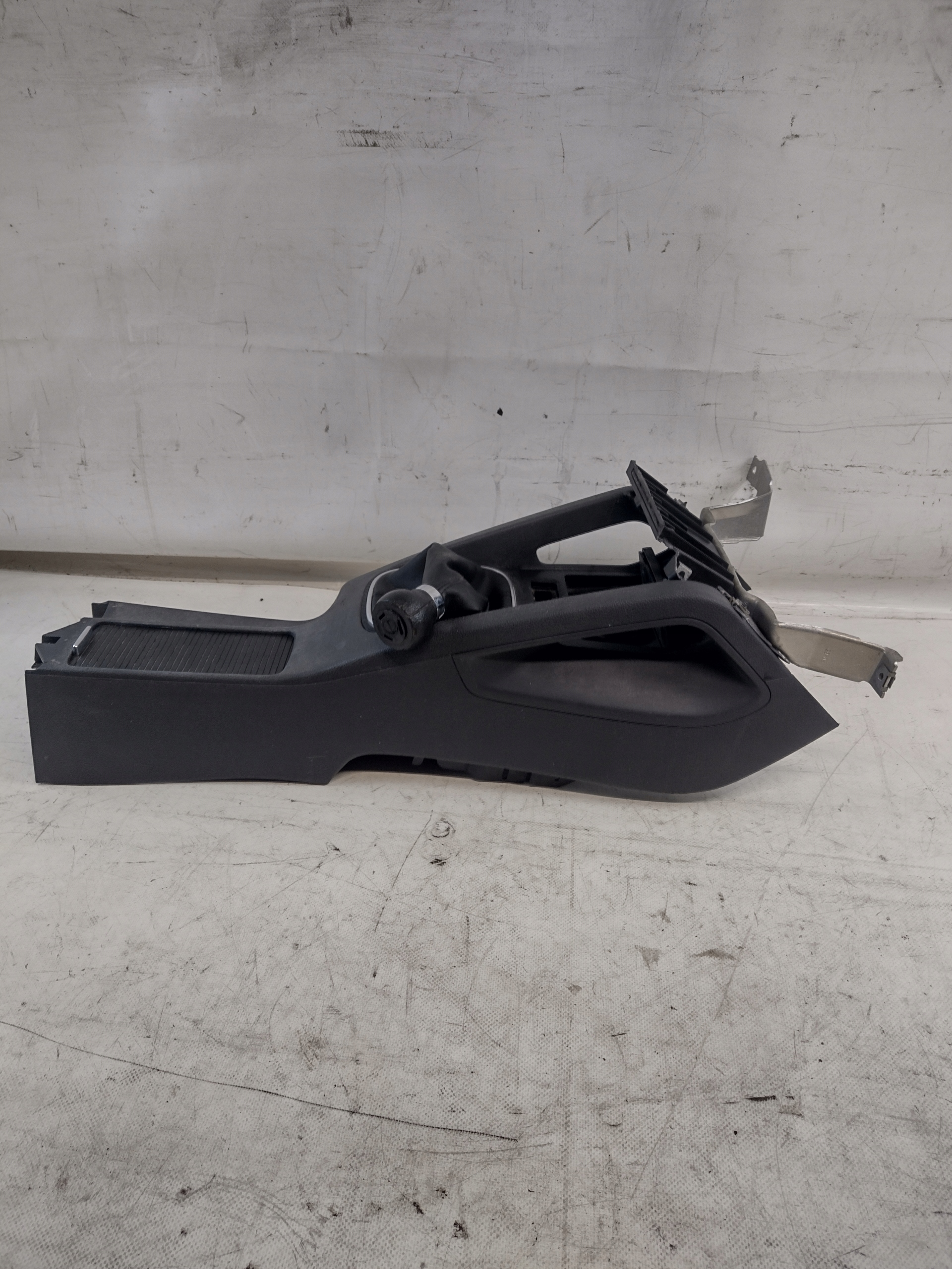 TUNEL mitte OE 1K0863243A VOLKSWAGEN GOLF V 1.6B 06r.