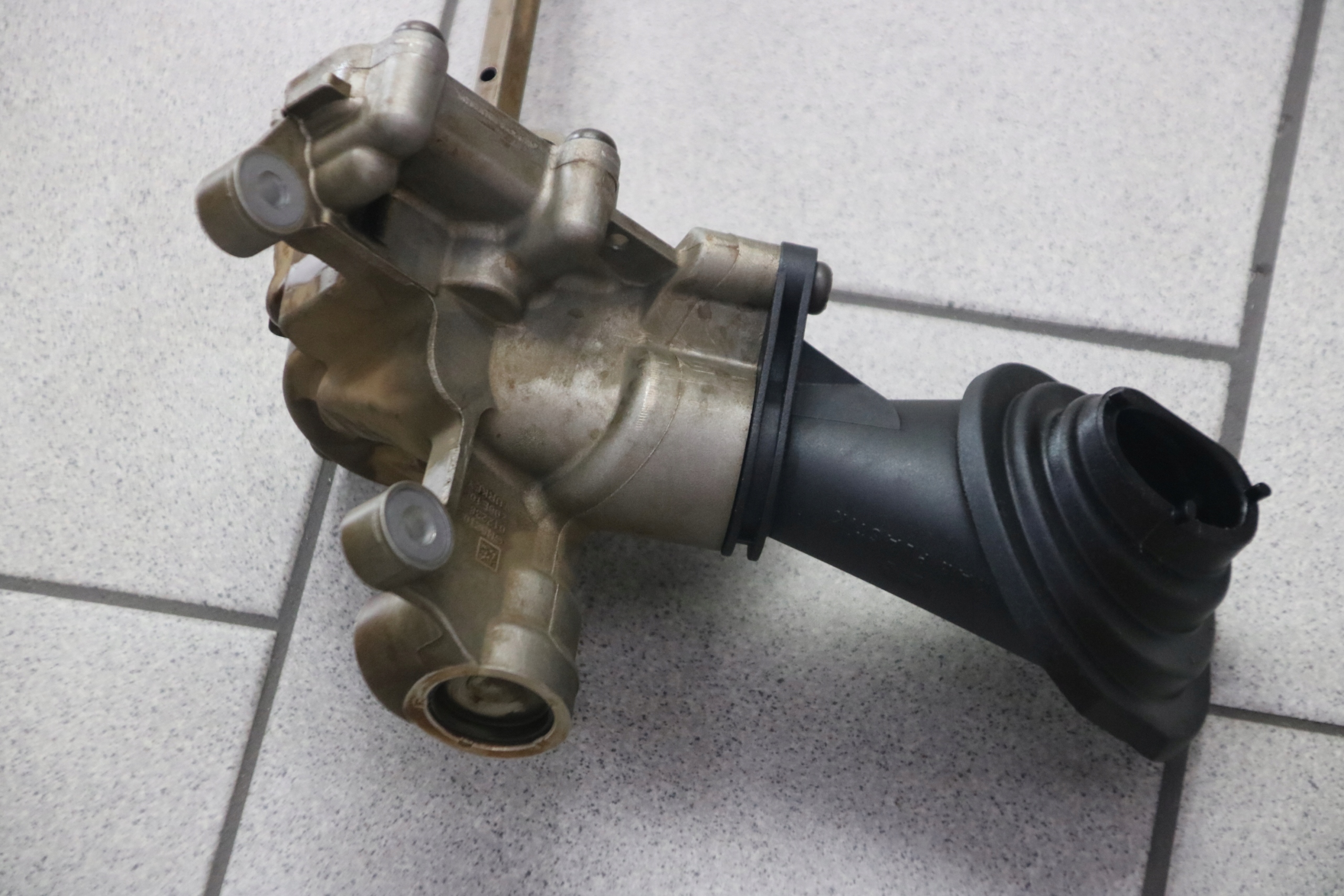 AUDI A8 D4 3,0 TFSI CRE Ölpumpe 06E115105