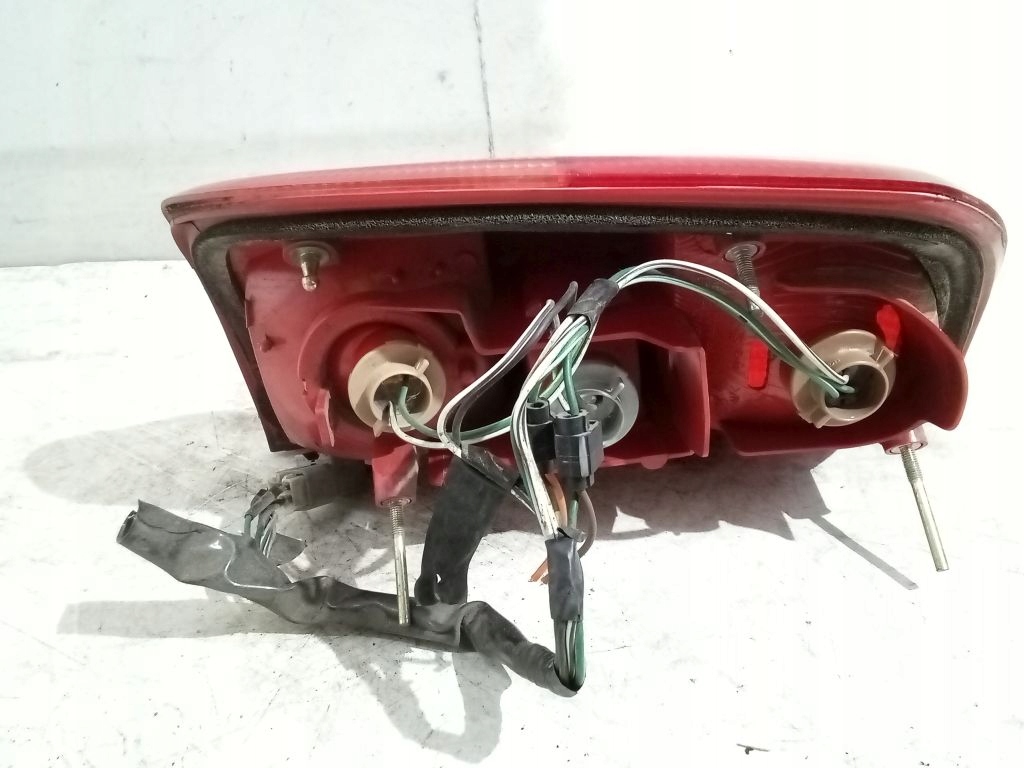 Toyota Rav4 II 2 light right rear part rear