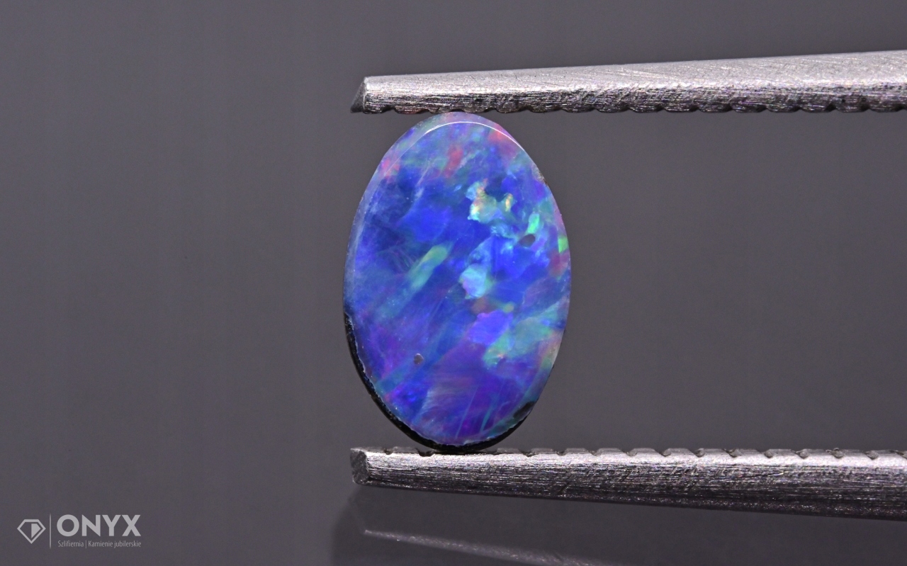 Opal Australská mělká konvexní dublet ovál 6x4 m