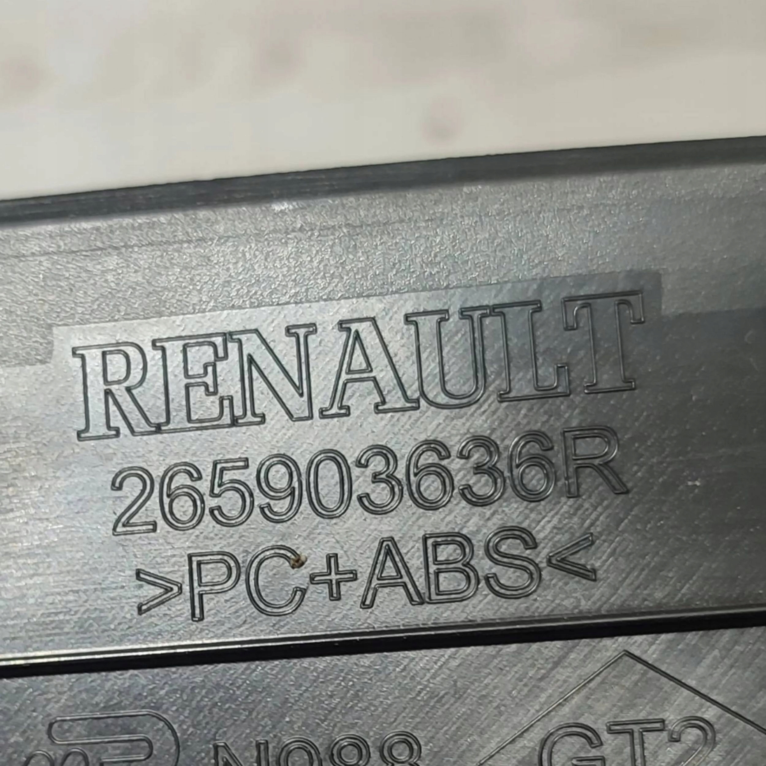 Dacia Duster II 17r 1.2 Blende Abdeckung Trzeciego swiatla stop