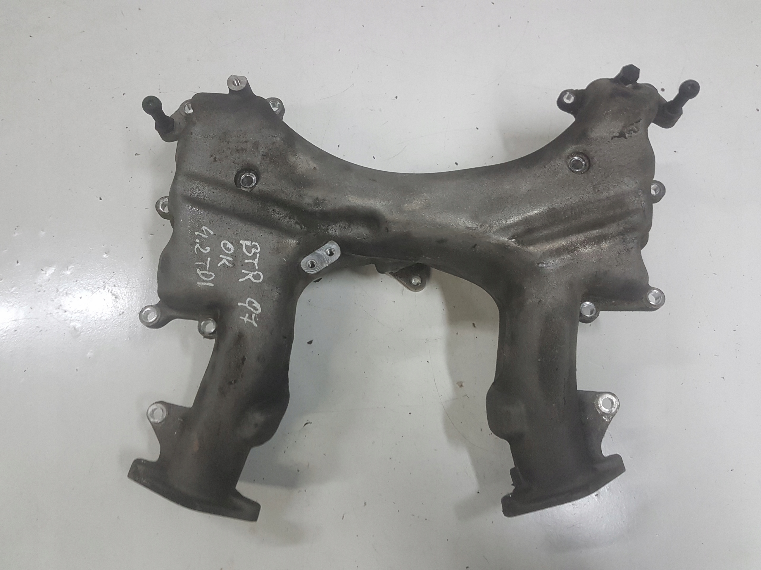 Audi OE 057145770J коллектор Впускный