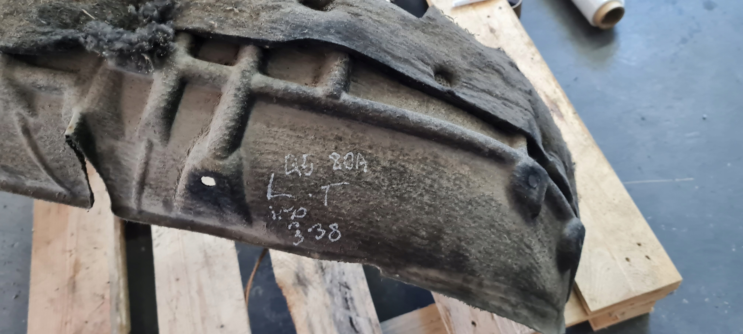 Q5 80A SQ5 mudguard left left rear part rear. 80A810171A