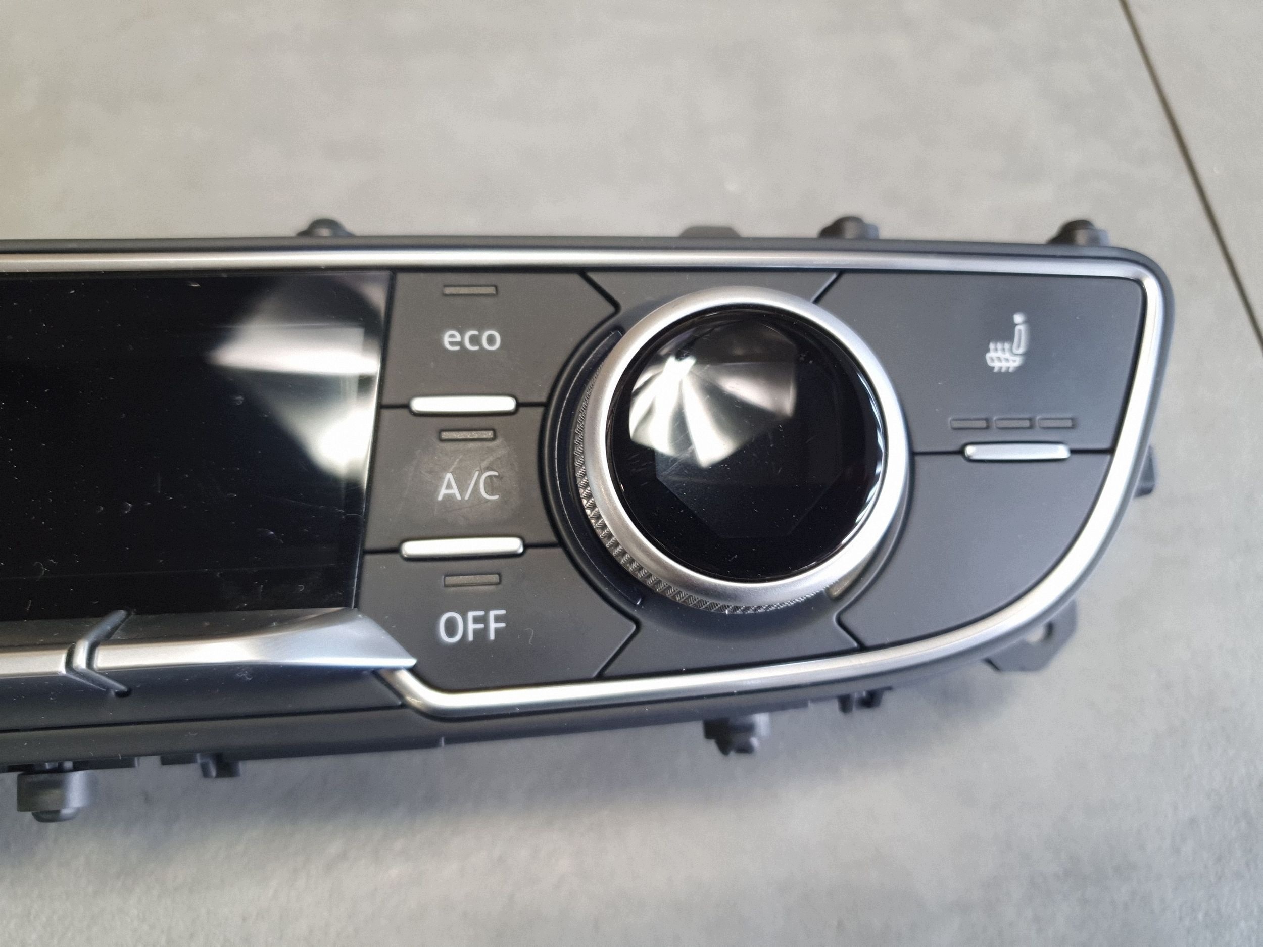 Audi Q7 4M Unite commande clima 4M0820043K