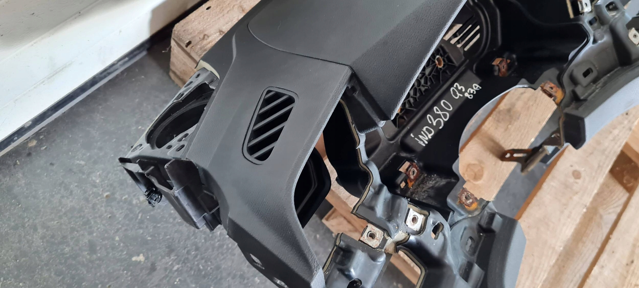 Q3 83A dashboard instrument panel cockpit console EU bang OLUFSEN 83B857001A