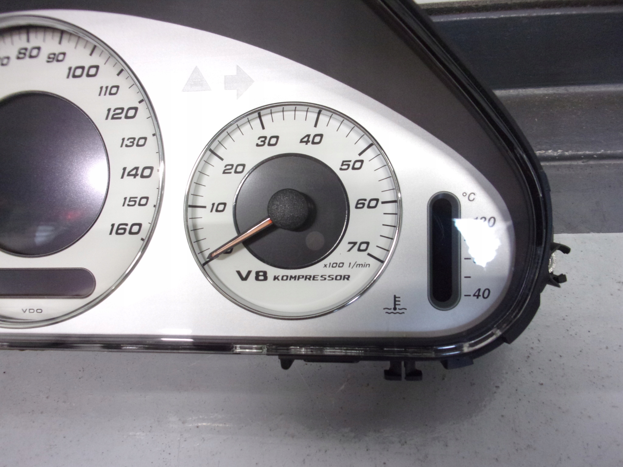 MERCEDES W211 E211 dials dials A2115404147