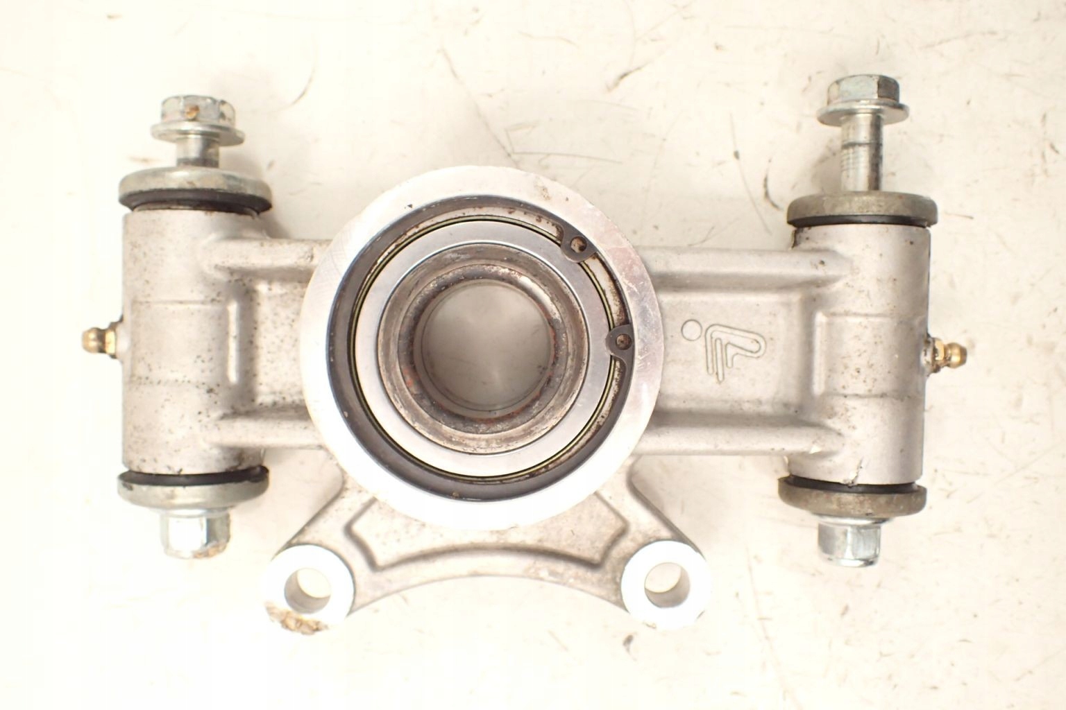 Segway Snarler AT6 600 Zwrotnica Piasta [P] tył mocowanie