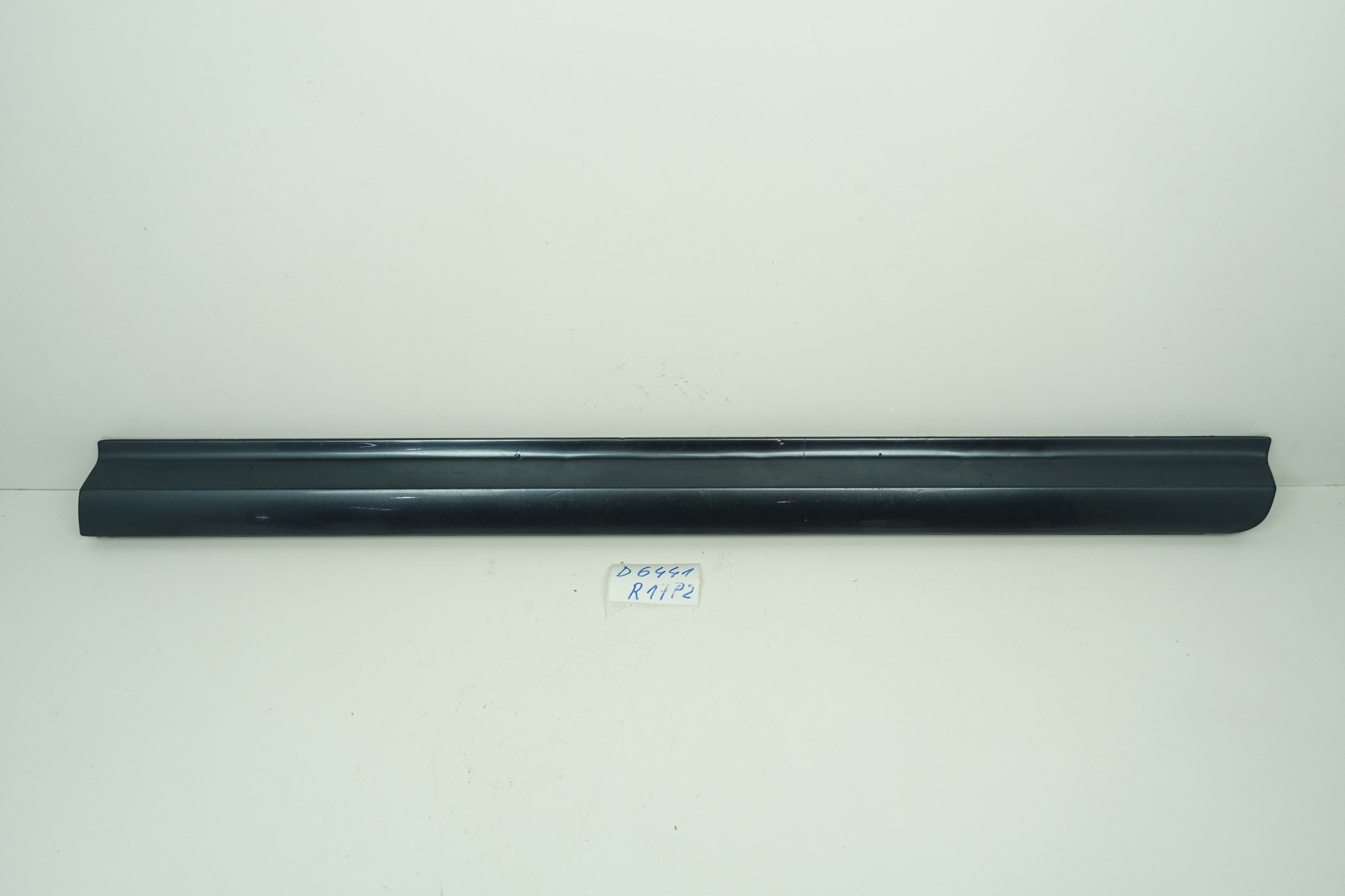 moulding door left front front AUDI A8 D3