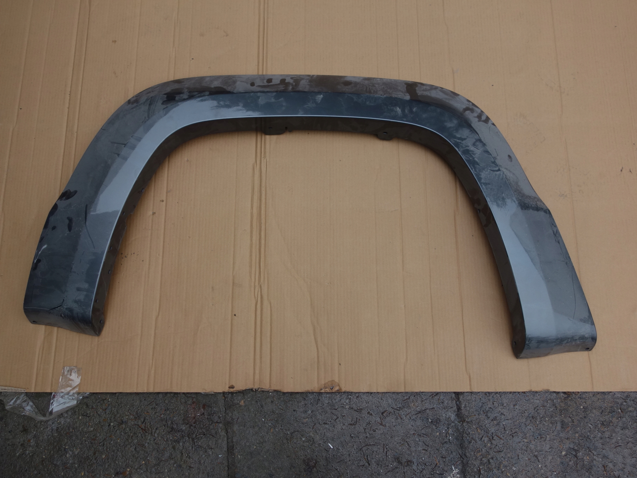 LISTWA NAKŁADKA BŁOTNIKA VW AMAROK 2HH PRAWY TYŁ