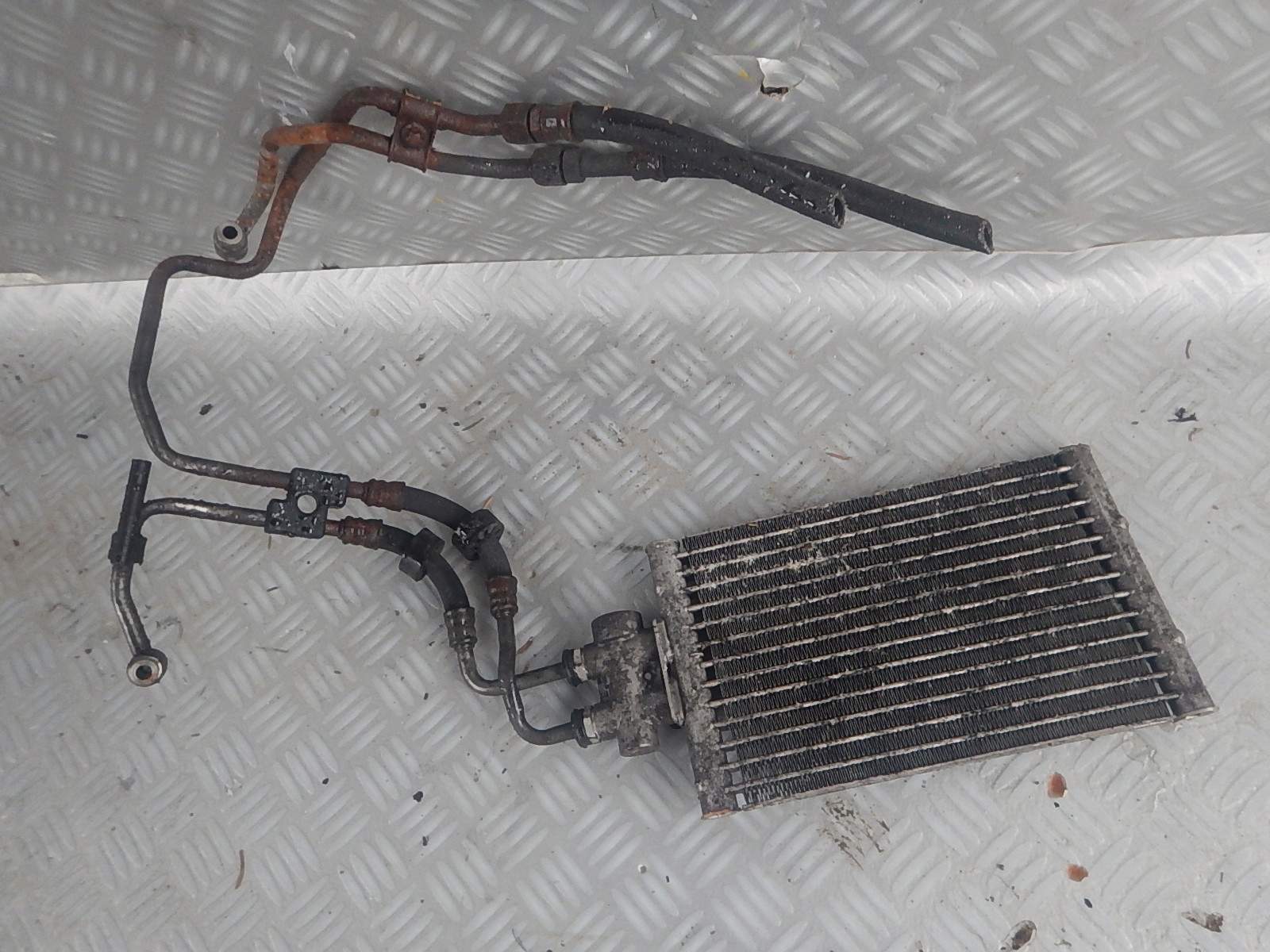 MERCEDES CLS W218 CHŁODNICA OLEJU Typ samochodu Samochody osobowe