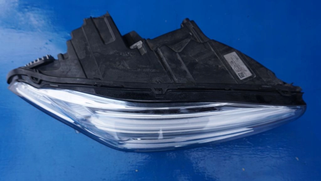 VOLVO XC90 II - light right front FULL LED