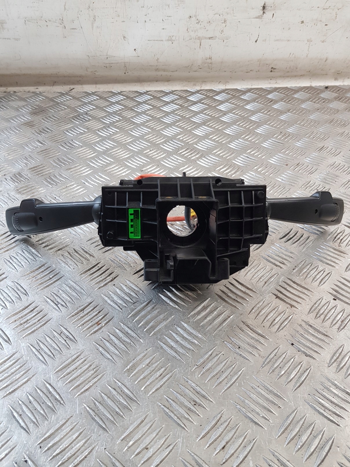 steering wheel levers and controls ring 30772250 VOLVO V50 and LFT 07R