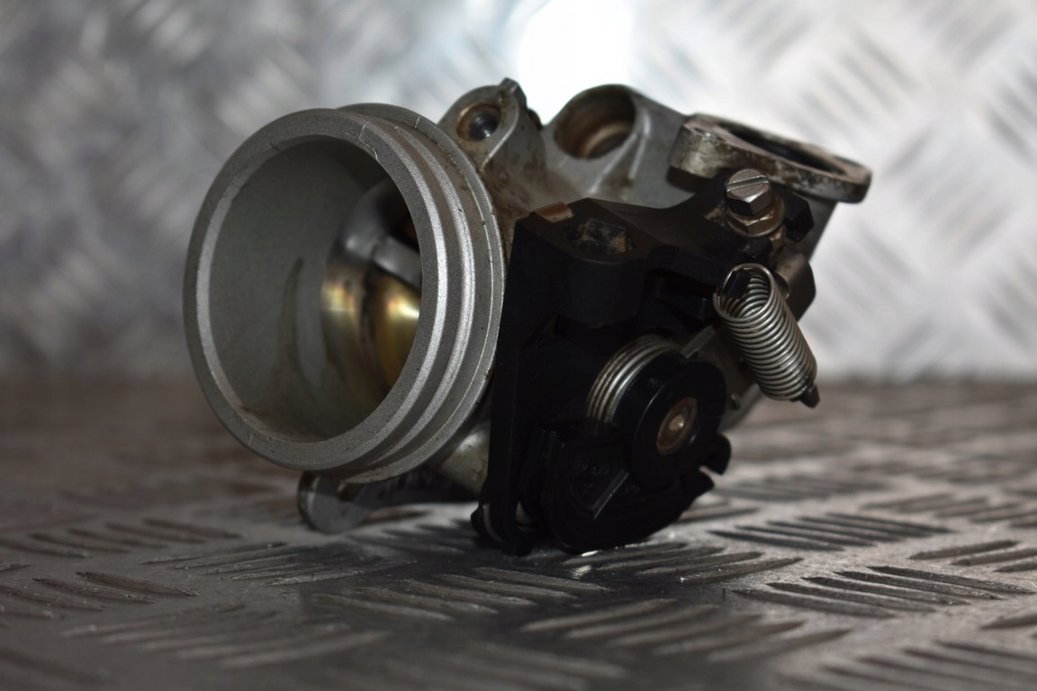 Przepustnica lewa III BMW R1200GS K25 04 08