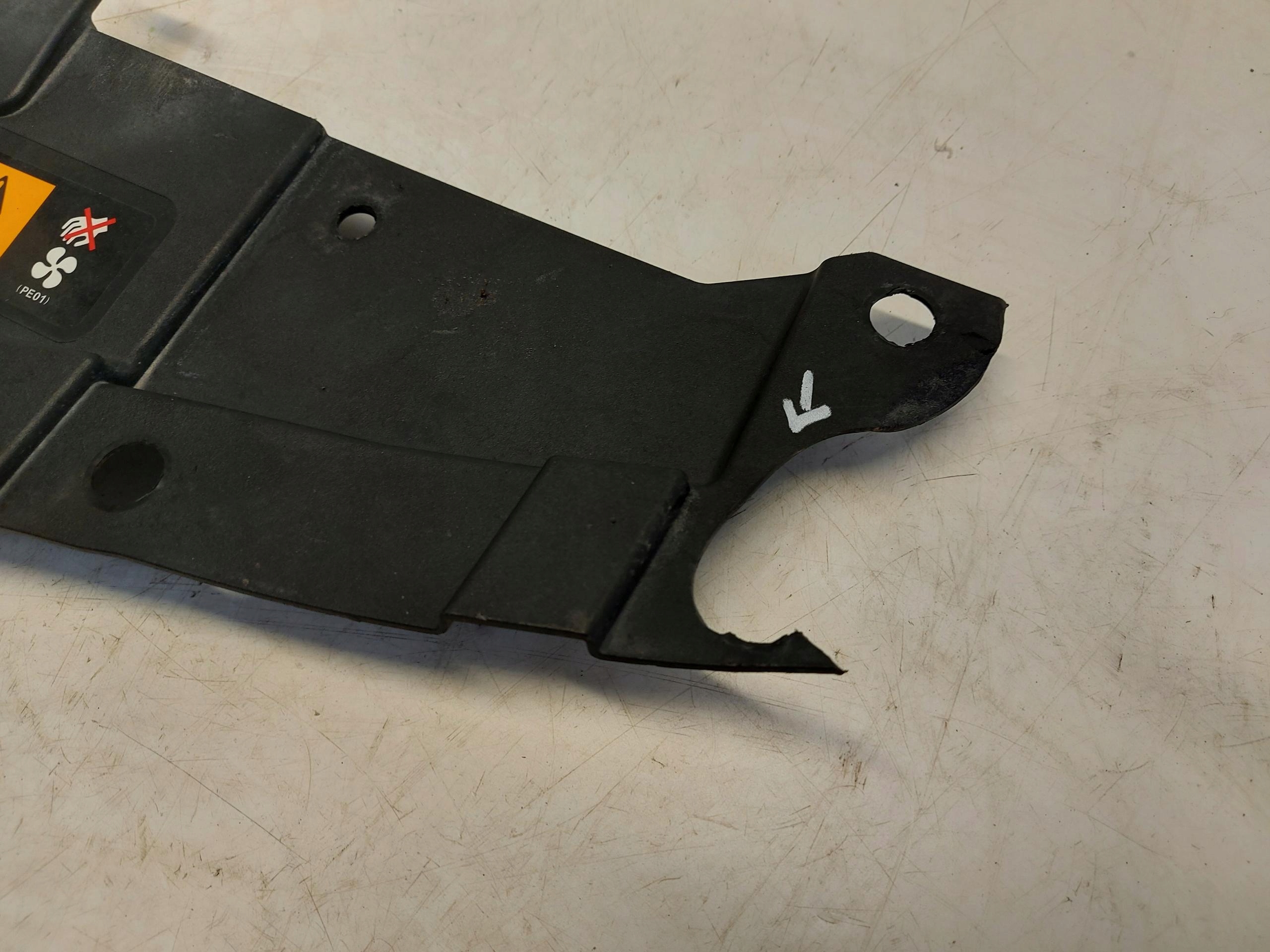 Mazda CX60 2023r plastyk Blende Abdeckung wärmblech