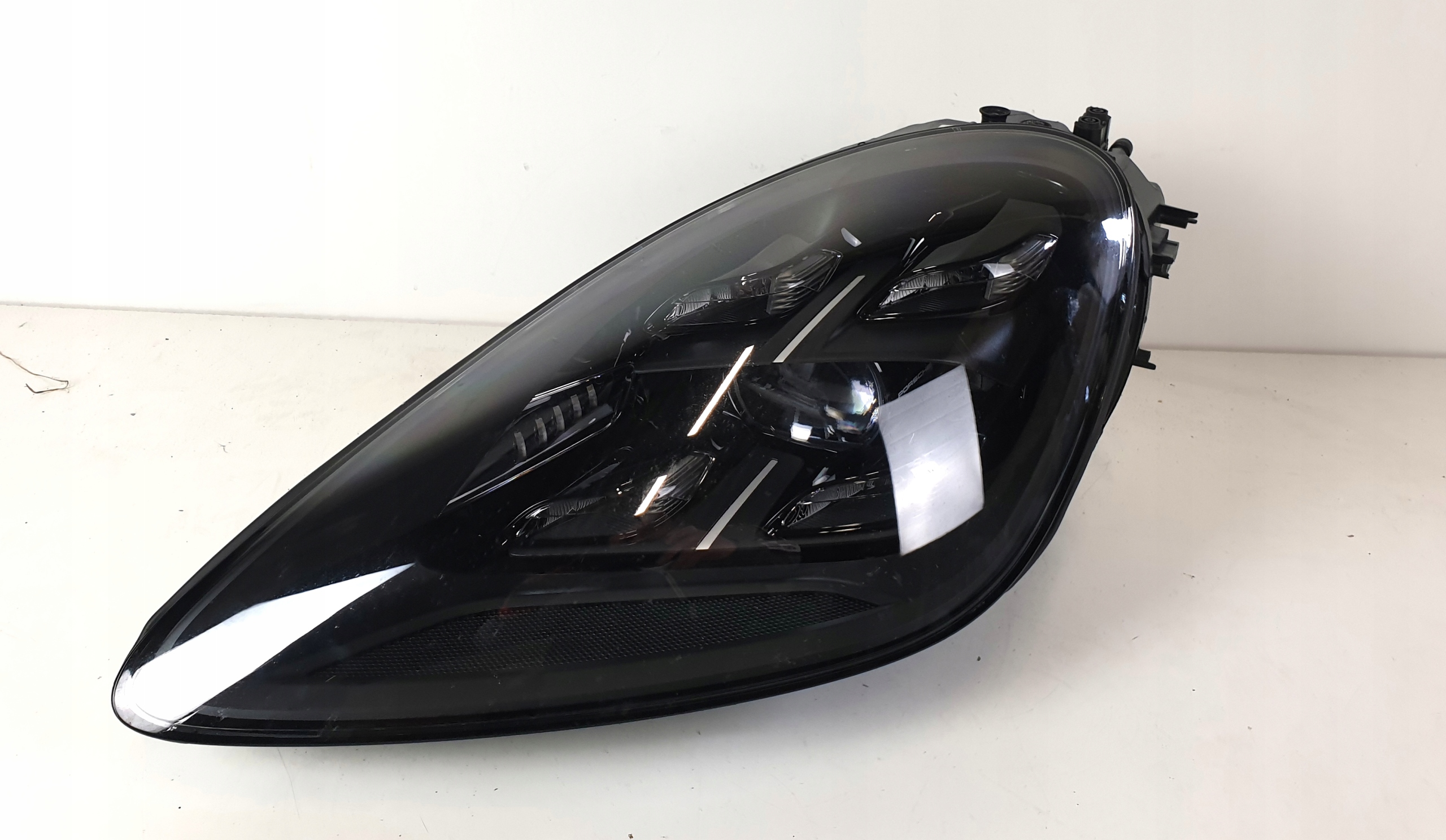 PORSCHE CAYENNEy ПОВНИЙ КОМПЛЕКТ LED МАТРИКС ФАРА ЛІВА