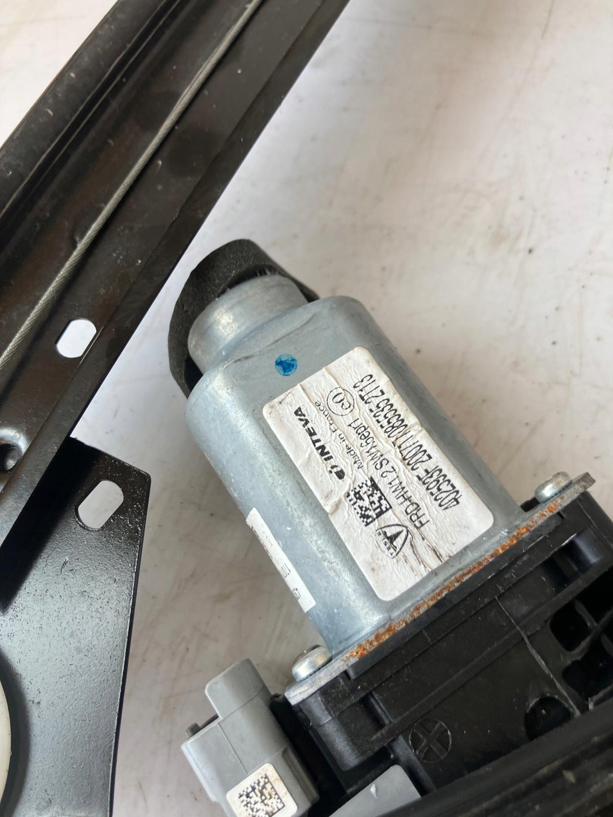 window regulator right front TESLA MODEL S