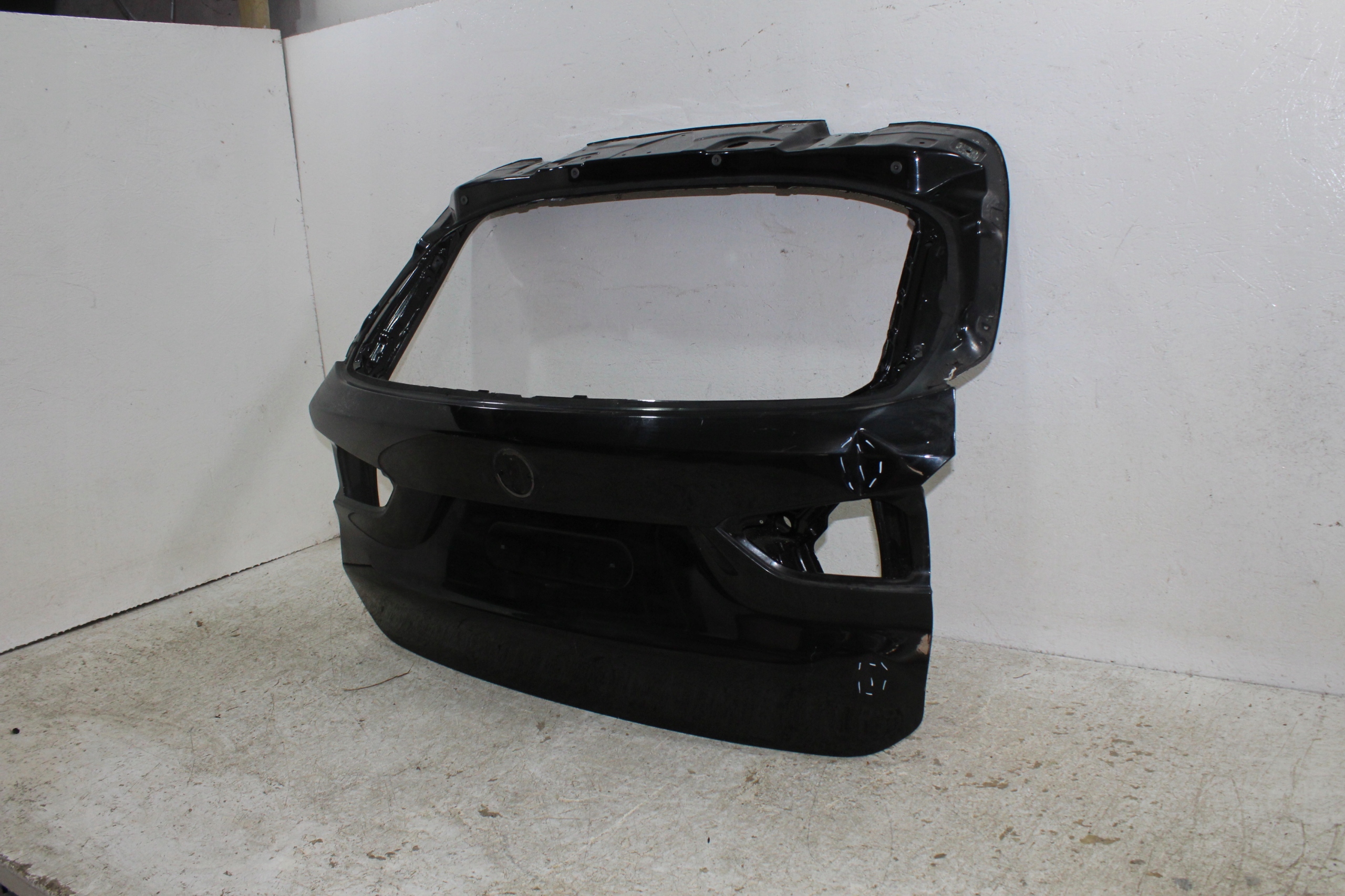BMW x1 F48 trunk door boot rear part
