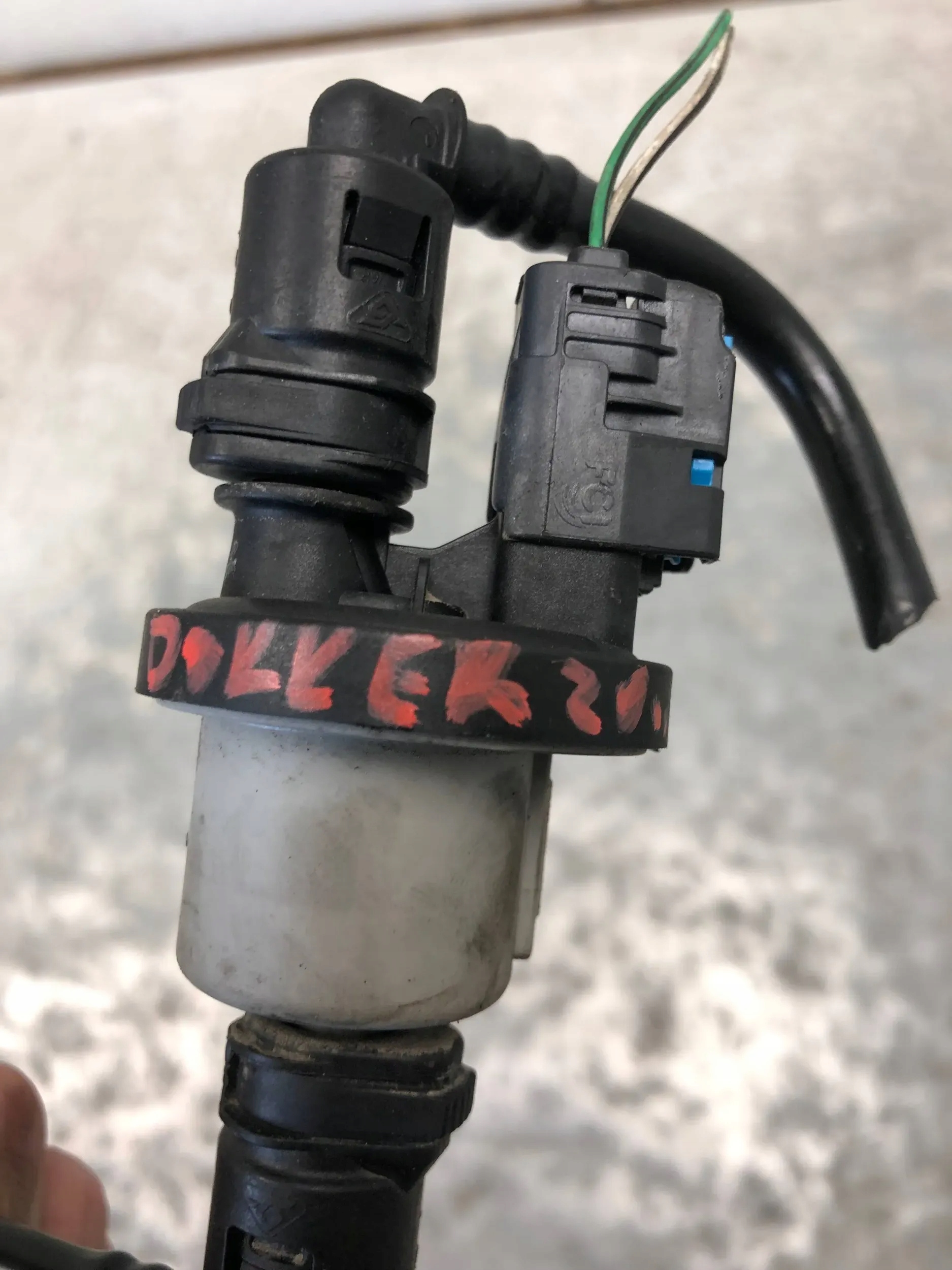 клапан давления Dacia DUSTER II 1.6 8200248821