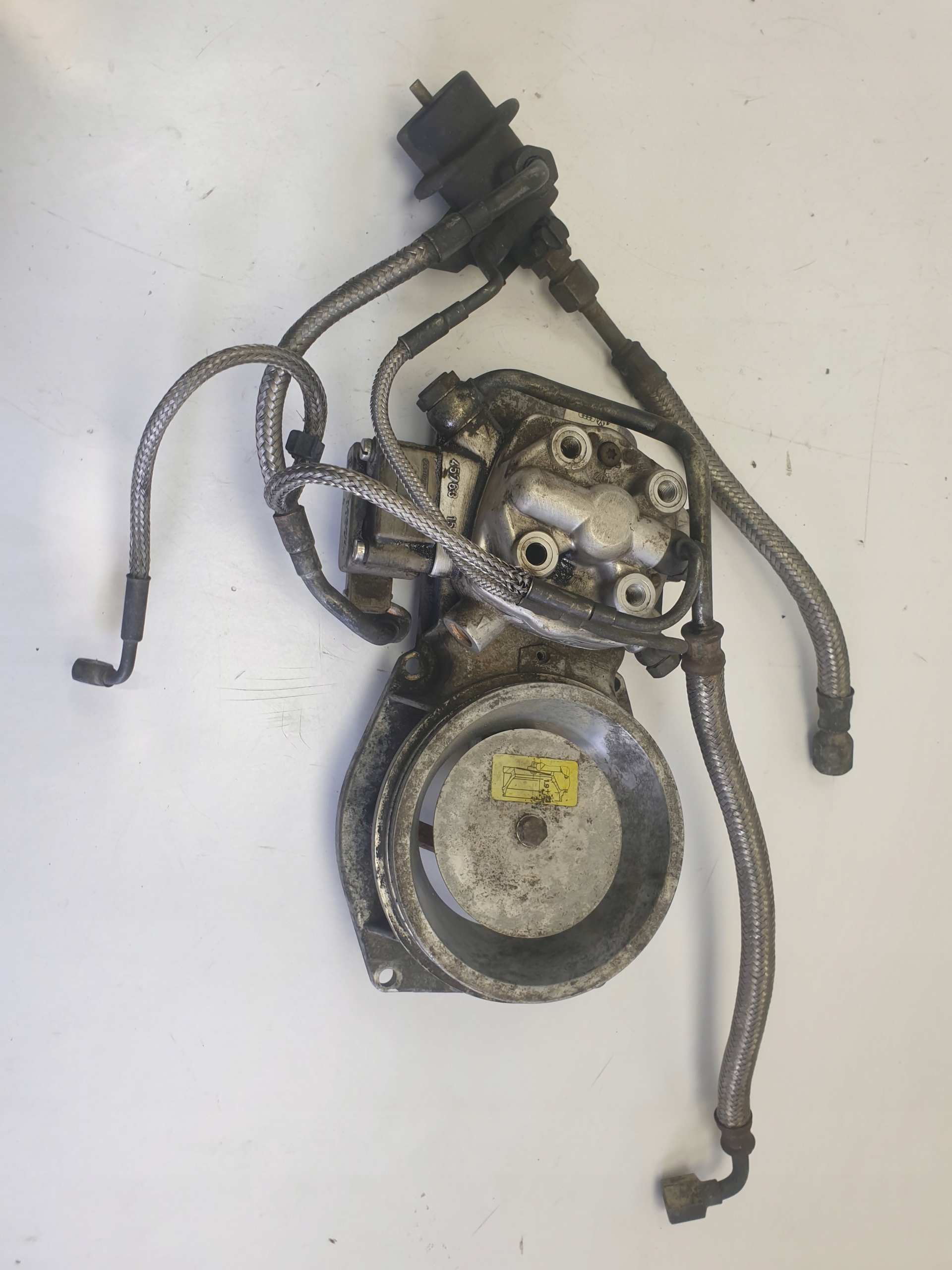 AUDI 80 B3 1.8 i ROZDZIELACZ PALIWA 0438121011