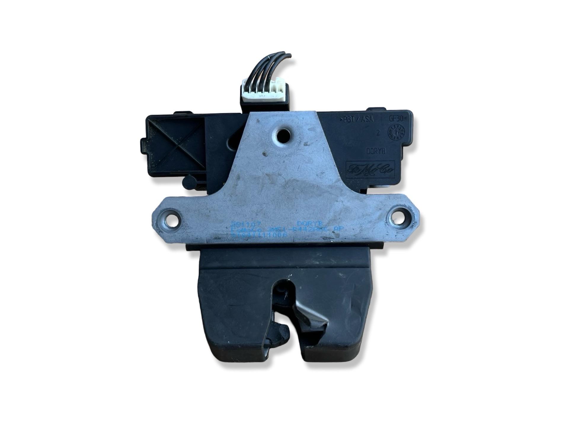 lock bonnet boot Ford Focus 2 2007 3M51-R442A66-AP