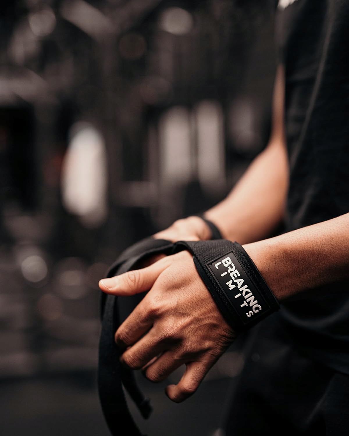 PASY PASKI OPASKI NA NADGARSTKI OCHRONA SIŁOWNIA FITNESS FITNES Długość całkowita 59 cm