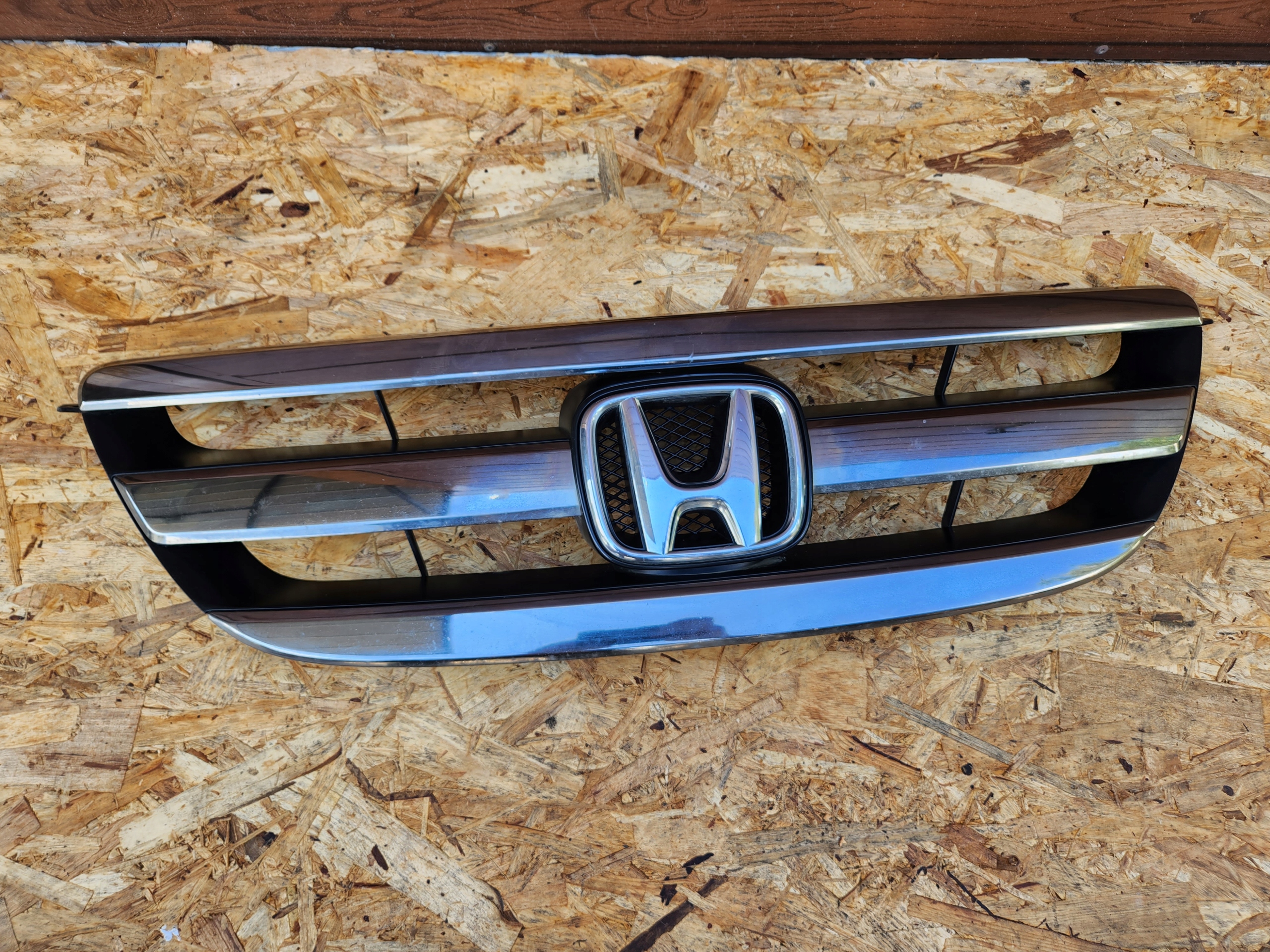HONDA FR-V FRV grill grille radiator CHROM original