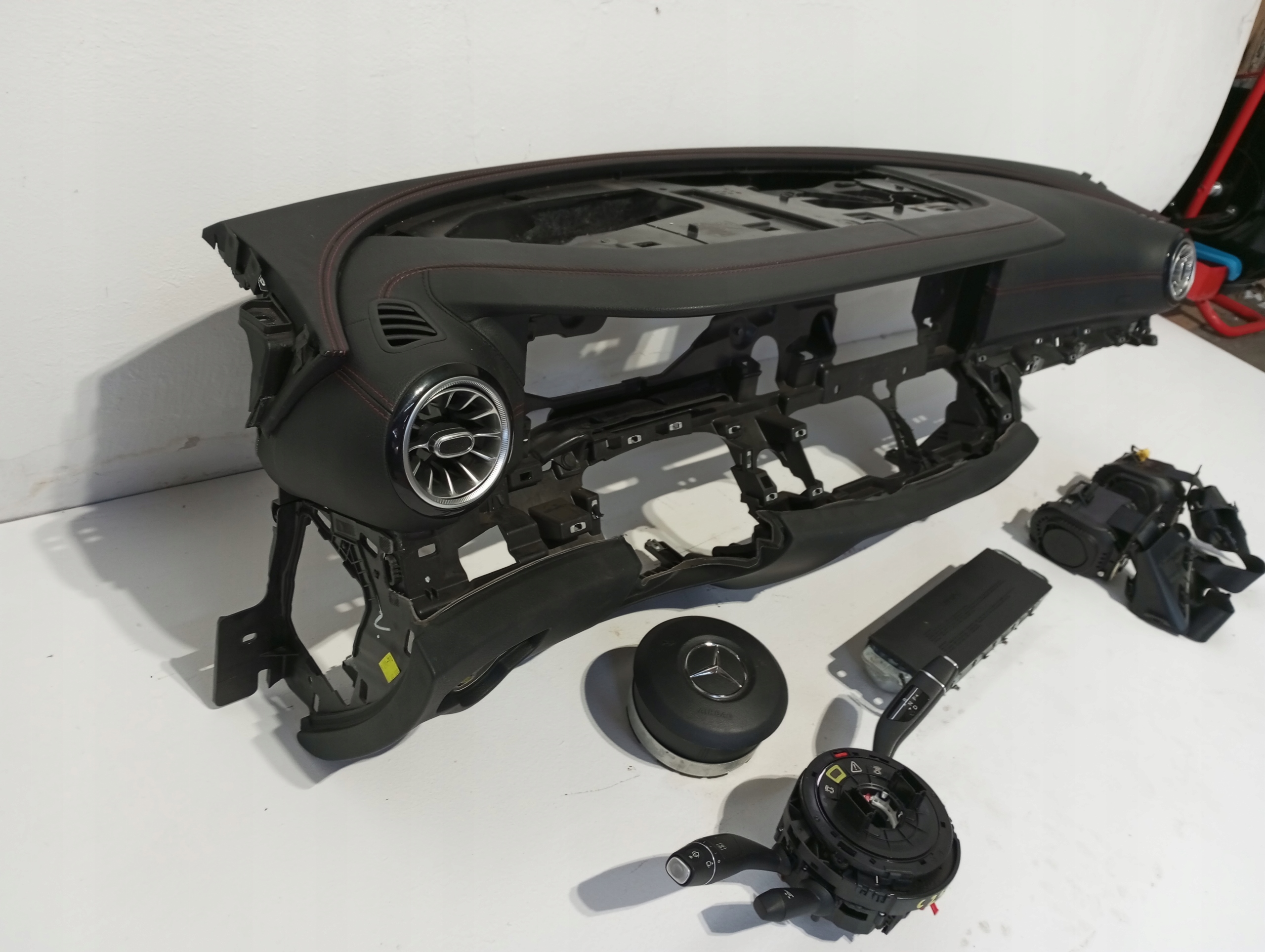 dashboard MERCEDES CLS A257 AMG HEAD UP red NIC