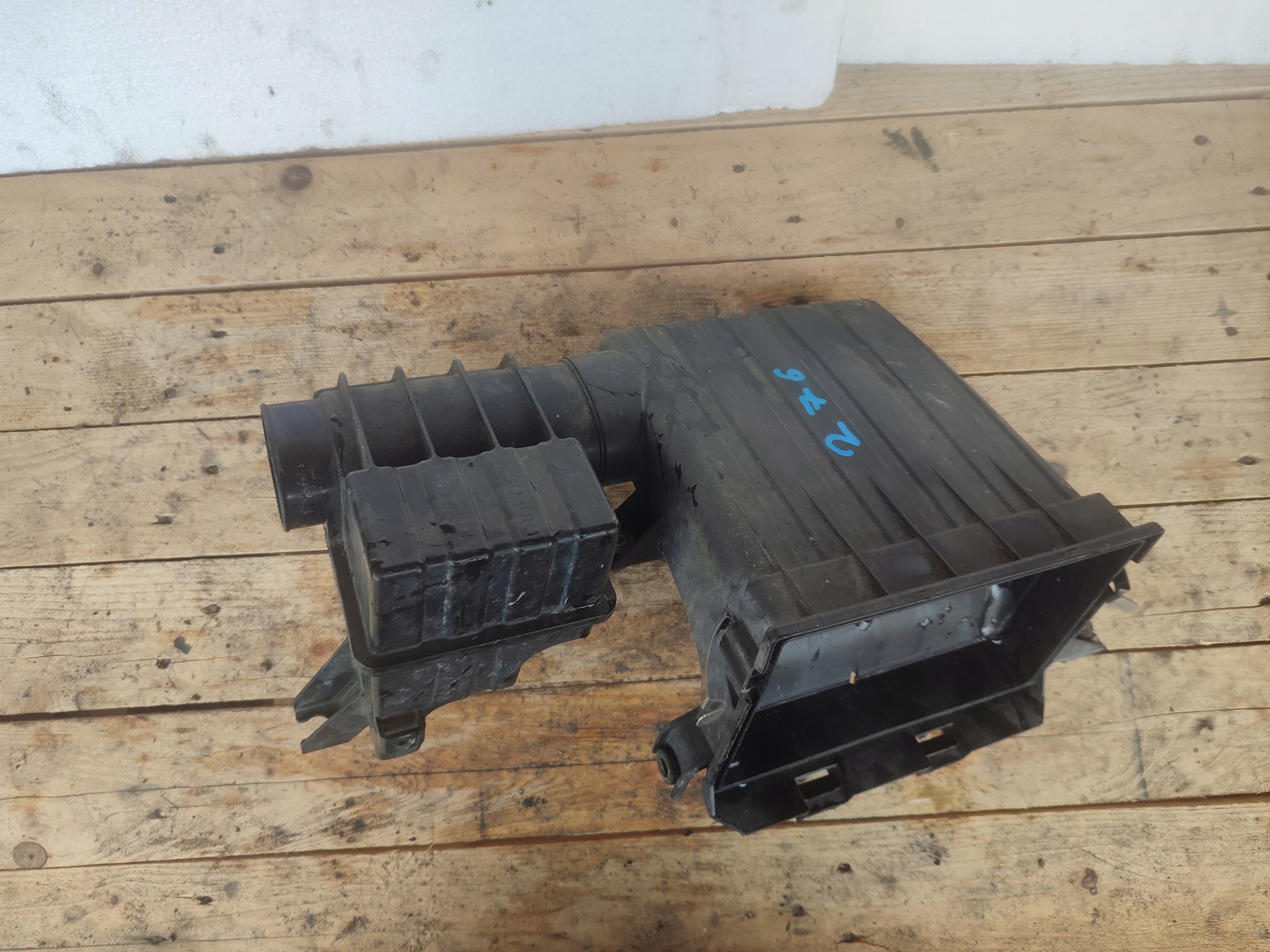 obal filtru vzduchový SUZUKI SWIFT 3 MK6 57K-R01