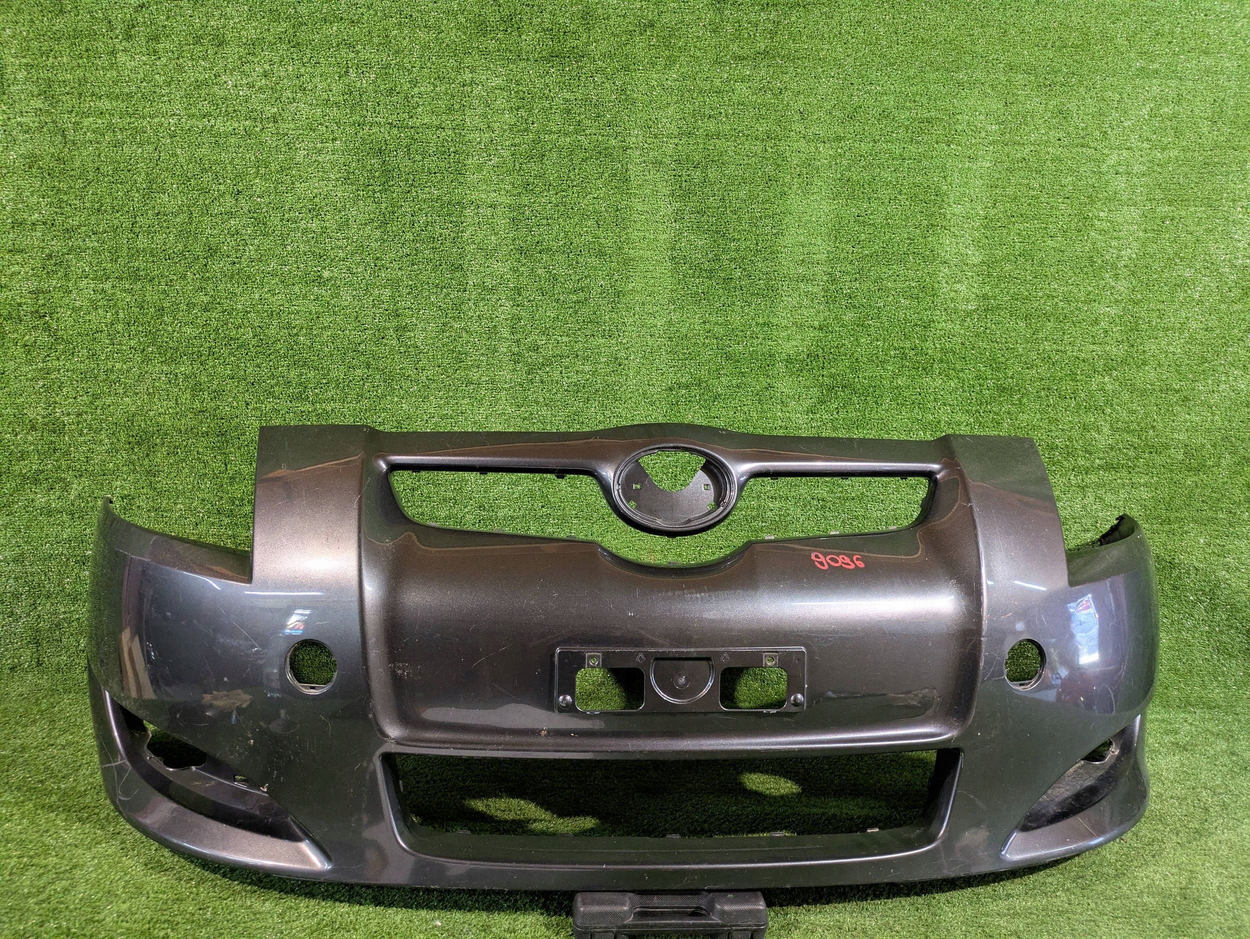 front bumper front TOYOTA AURIS and 06- NR.Z9096