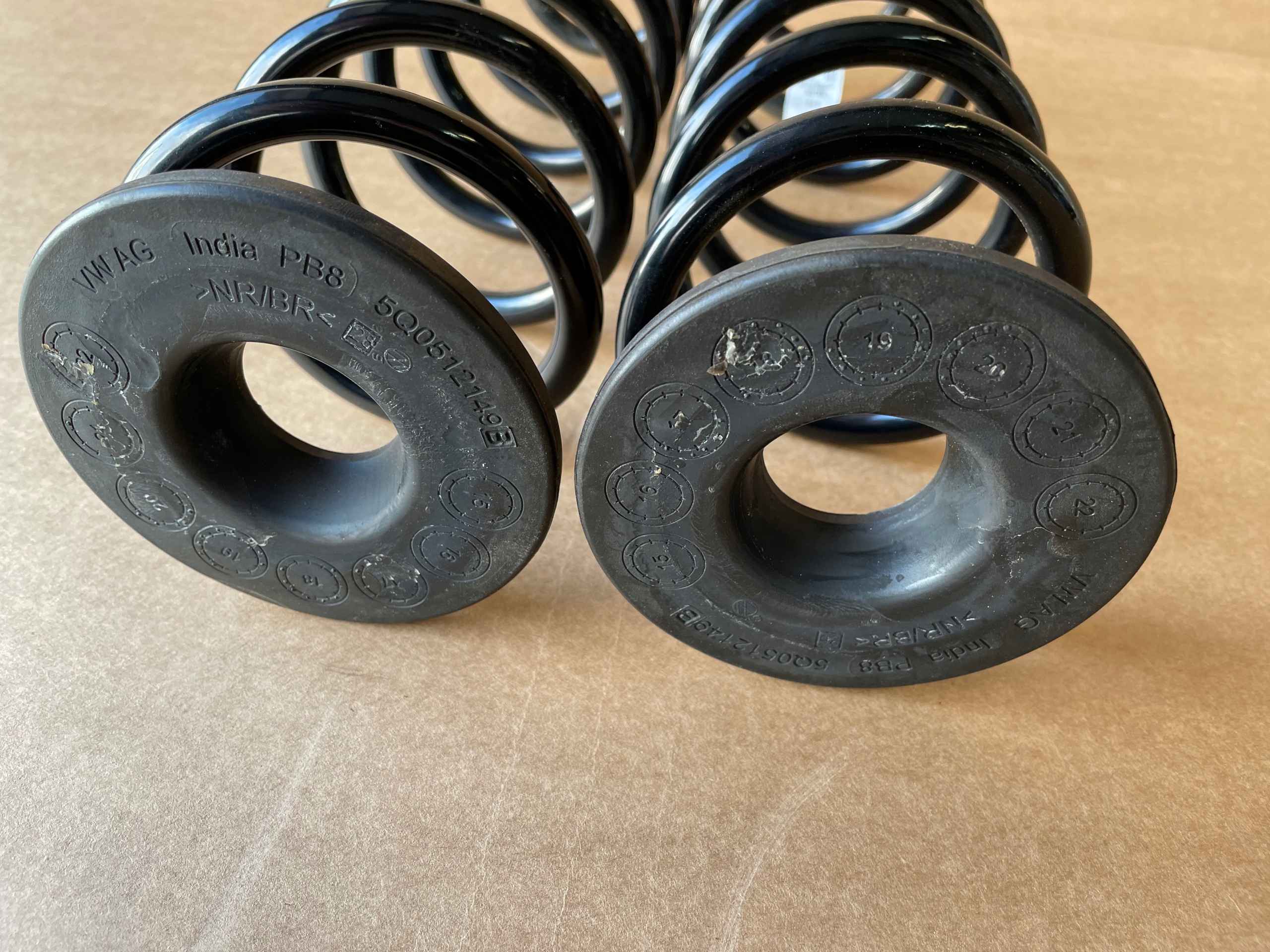 5Q0511115BE - AUDI A3 8Y седан 35 TFSI пружины задний комплект