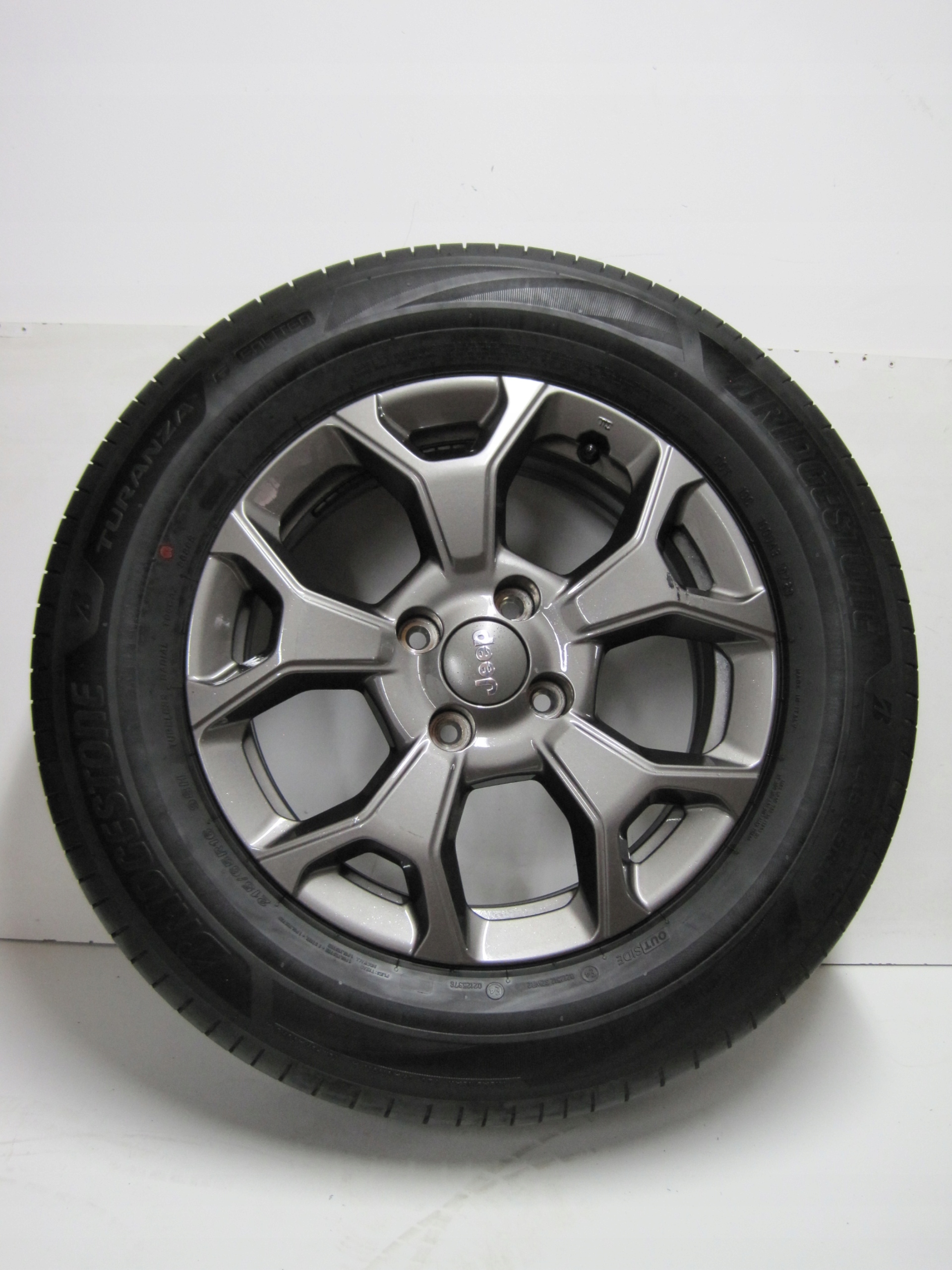 wheels discs tyres Jeep AVENGER R16 4MM
