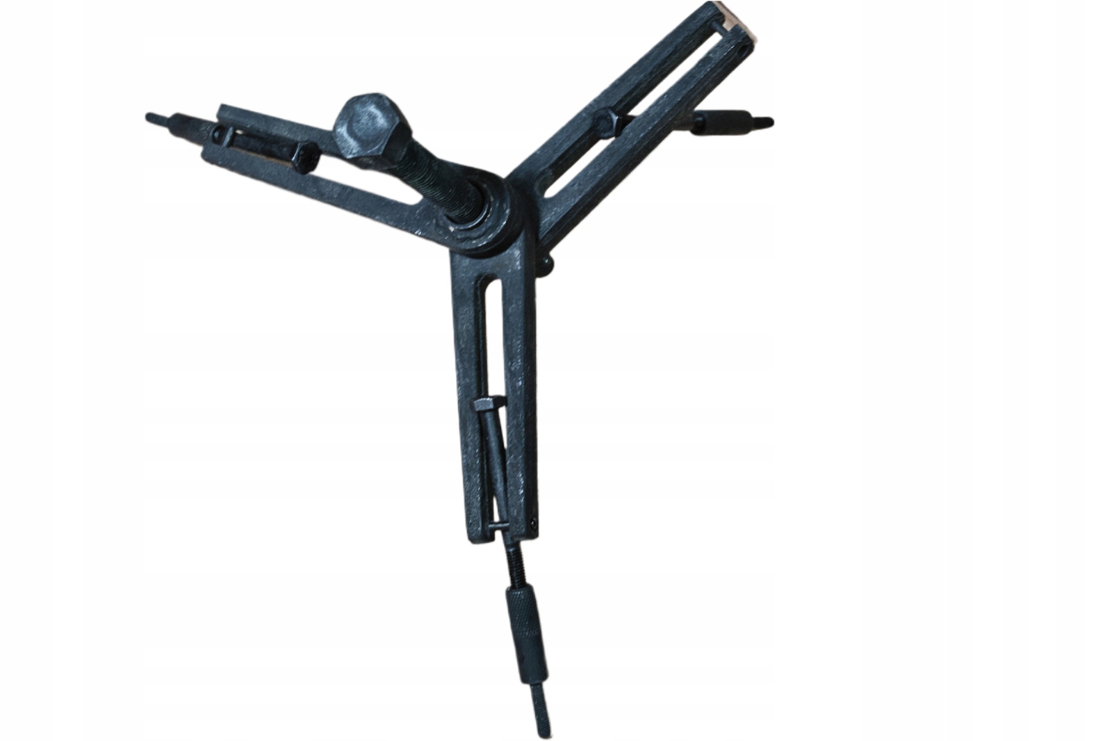 Nástroj pro odchyt motoru karterů, nástroj pro odchyt krytu