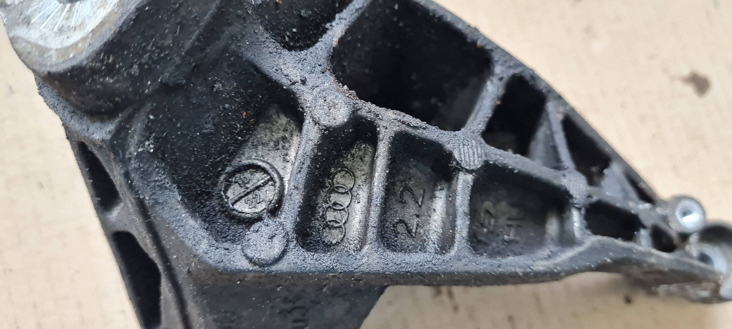 A5 8T LIFT holder engine mount left 2.0 TDI 4G0199307Q A4 B8 A6 C7 4G