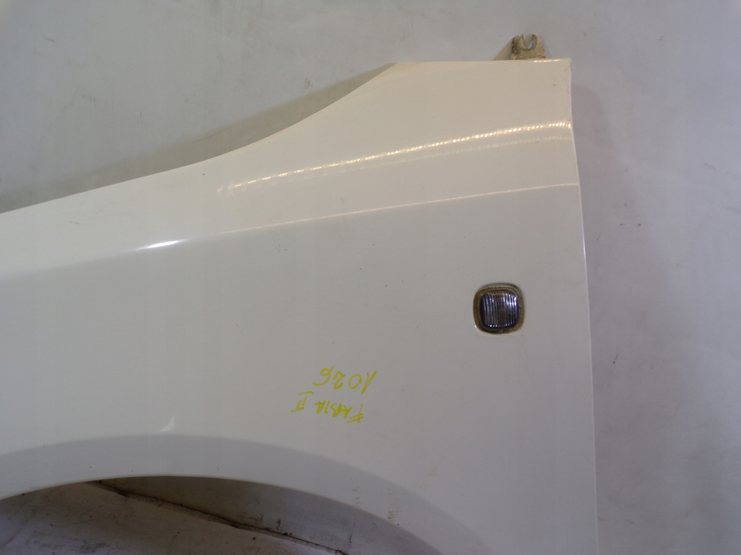 fender left front SKODA FABIA 2 II colour 1026