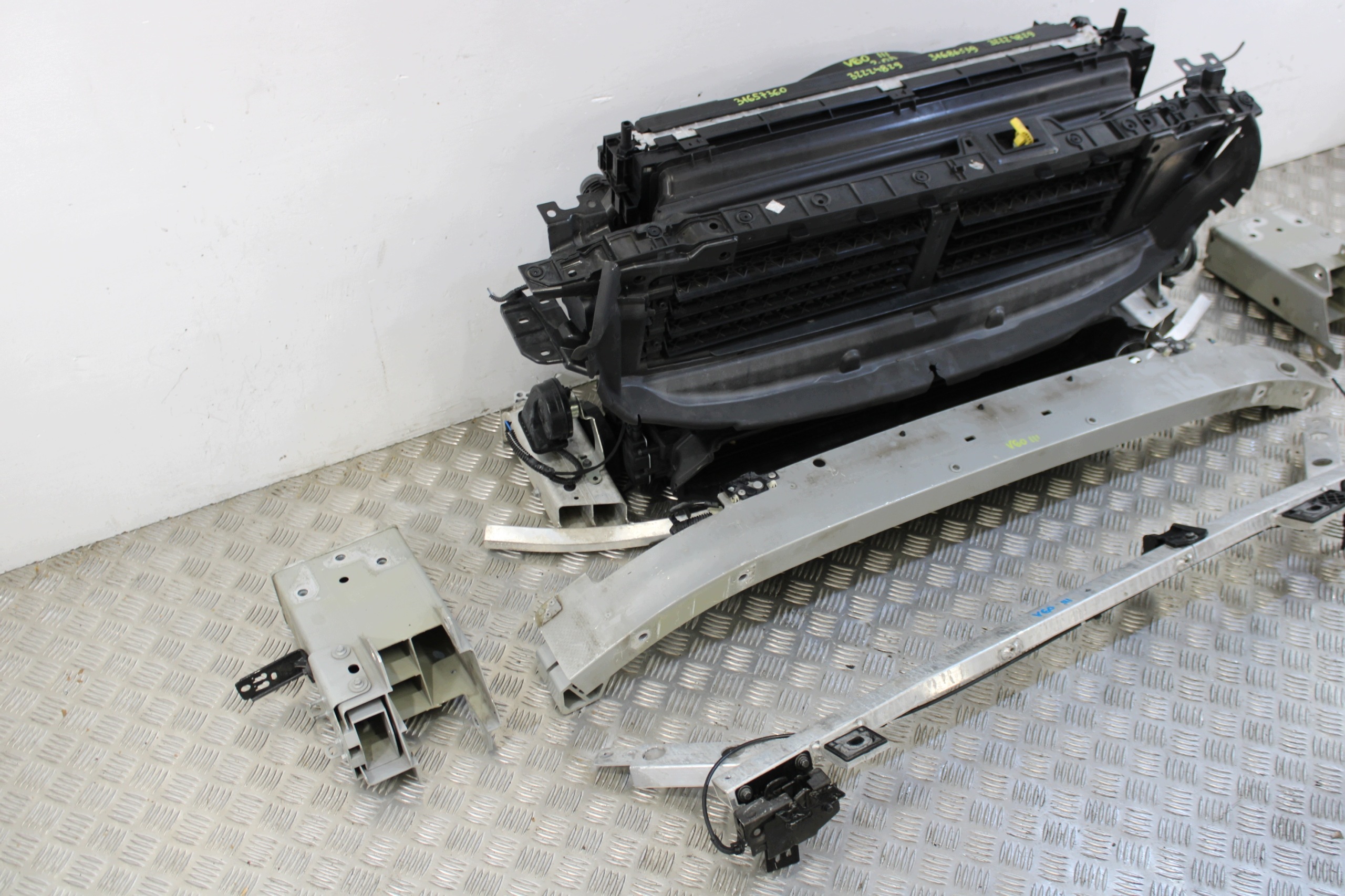 support panel for radiators front radiator pillar VOLVO S60 V60 III 3 KOMBI 2.0 D