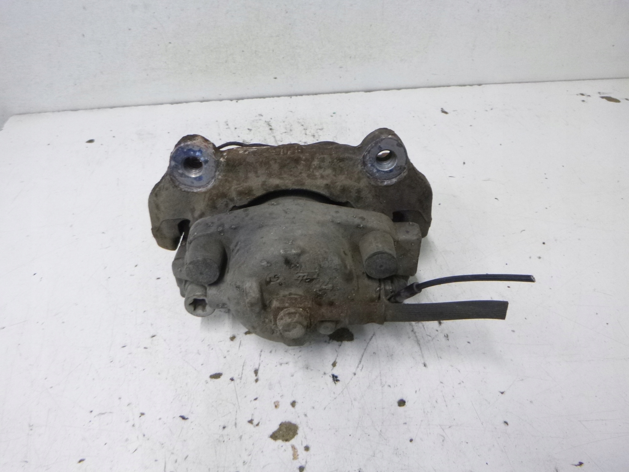 caliper brake front Opel Signum 2.2 03r.