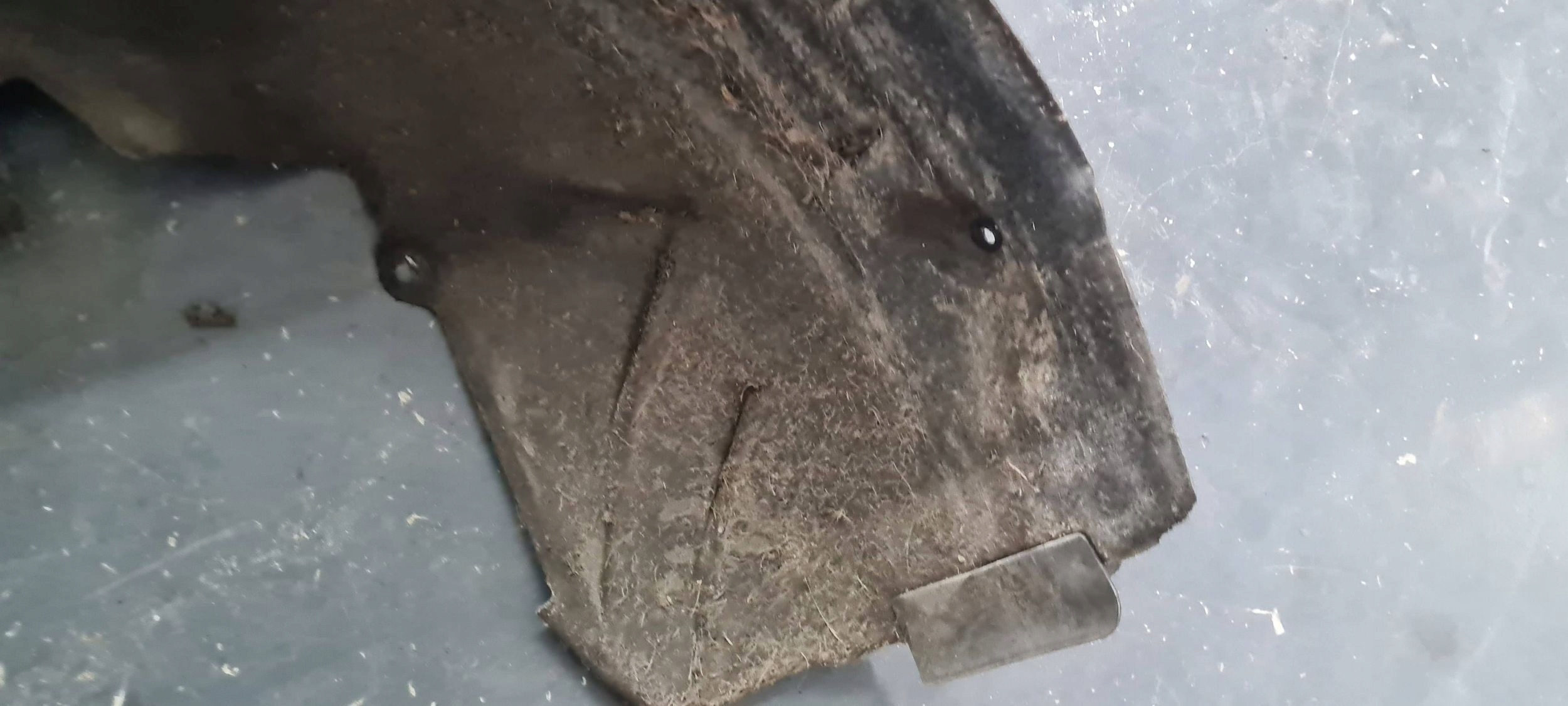 A6 C8 4K mudguard right right rear part rear. MATERIAL ORG 4K0810172E