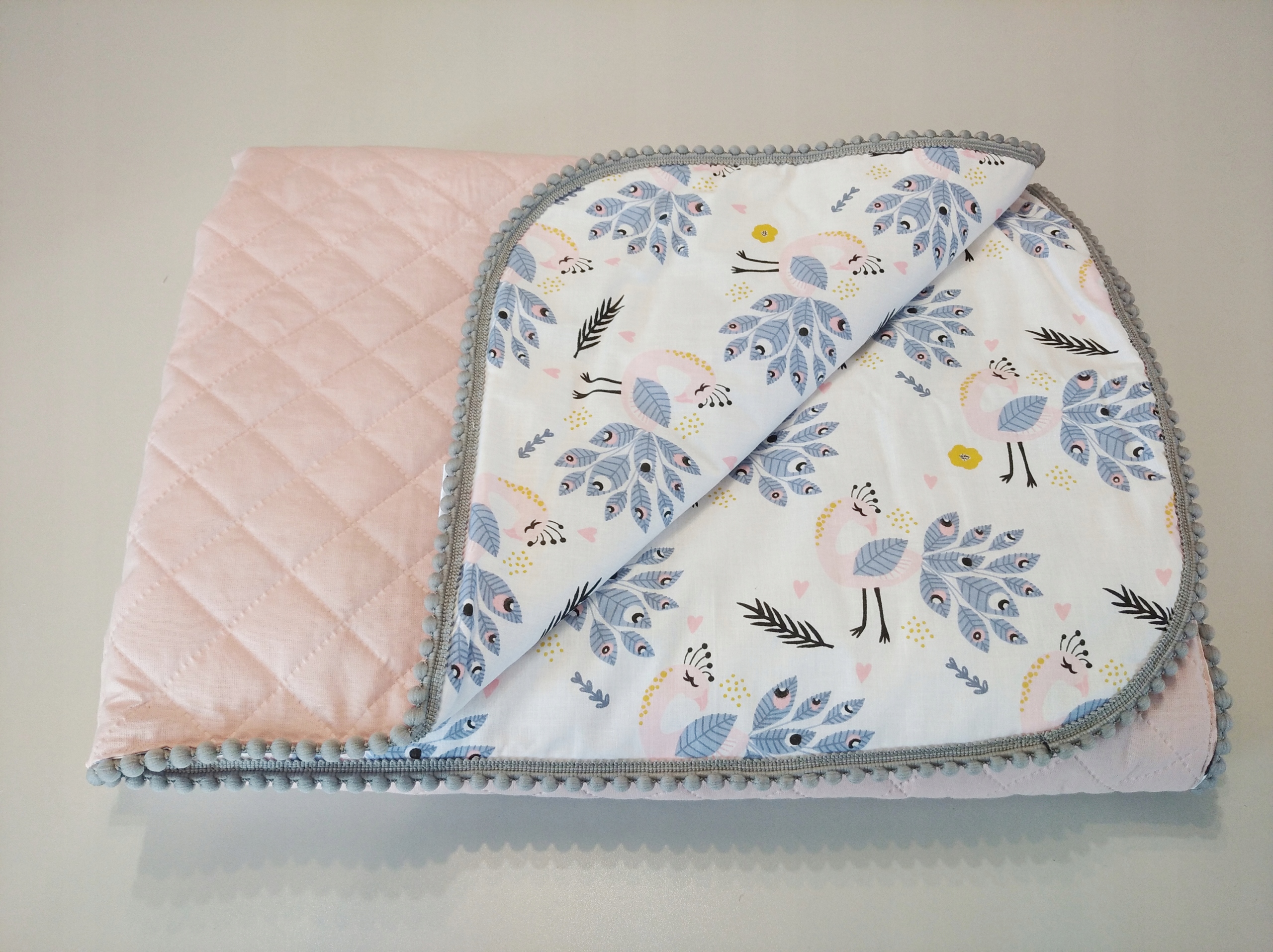 Narzuta 160 cm z pomponami łóżko dziecięce +GRATIS Długość 160 cm