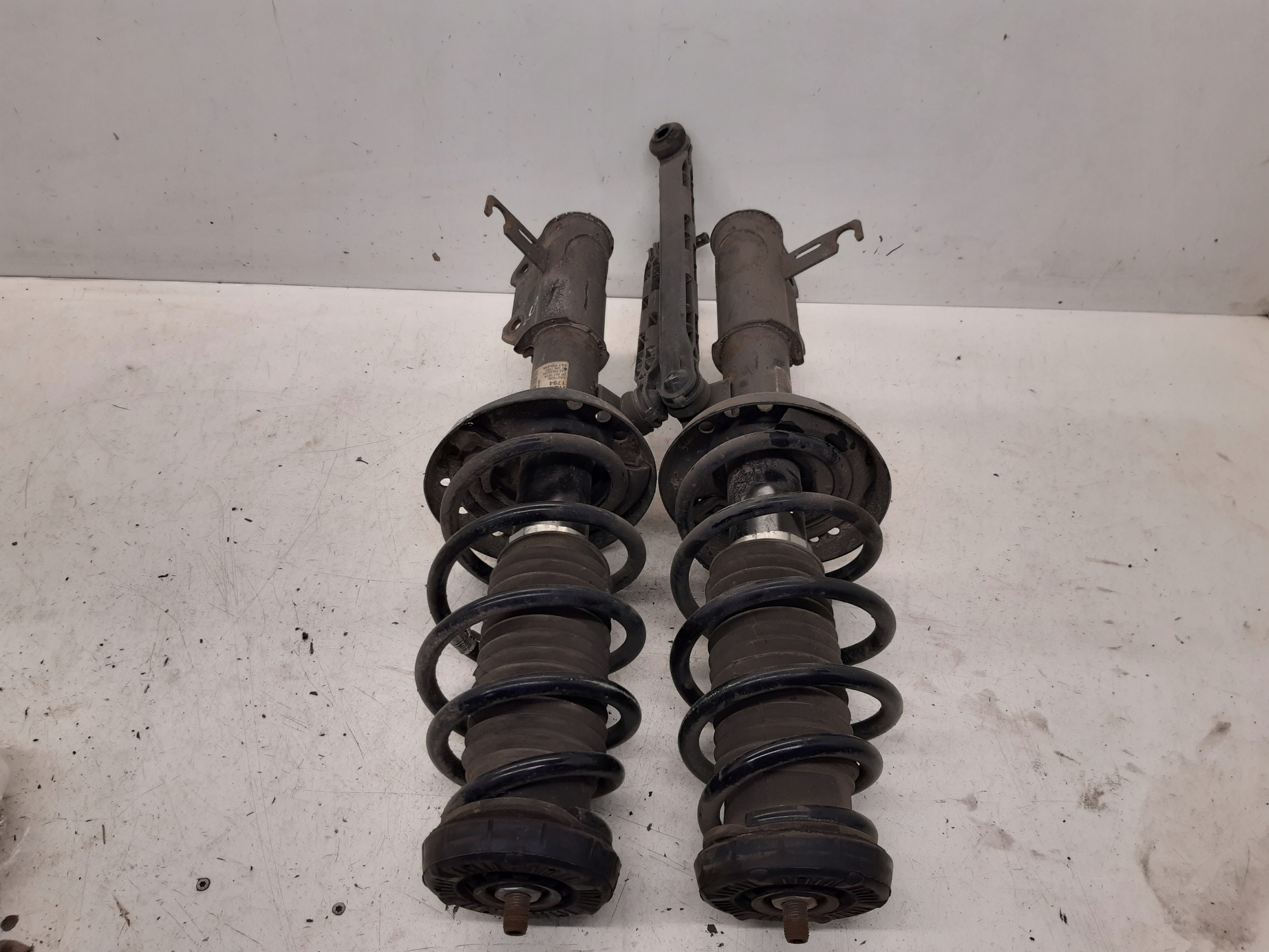 shock absorbers springs front para 13412612 Opel Astra J