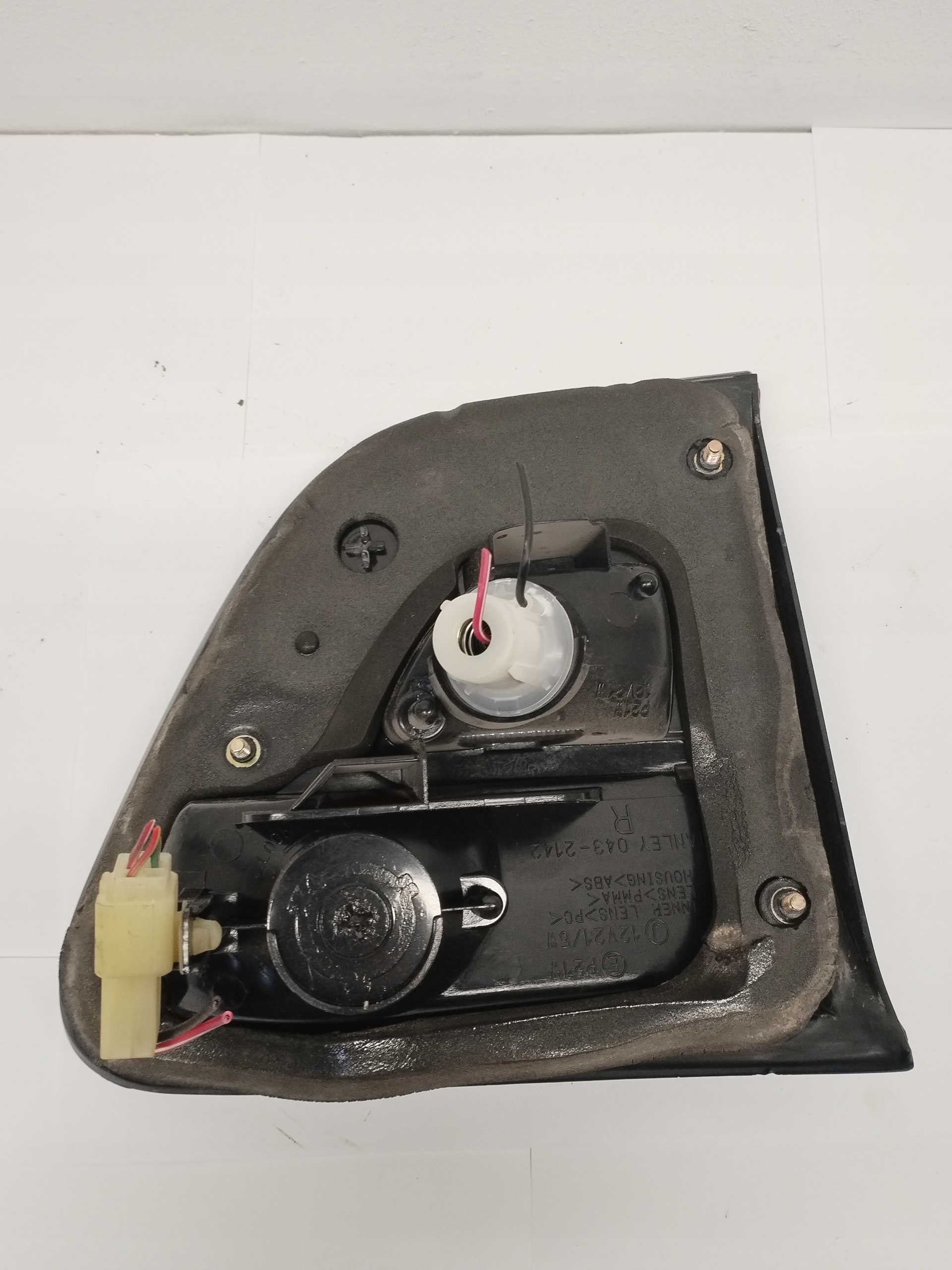 light rear right to the bonnet boot Suzuki Baleno 0432142